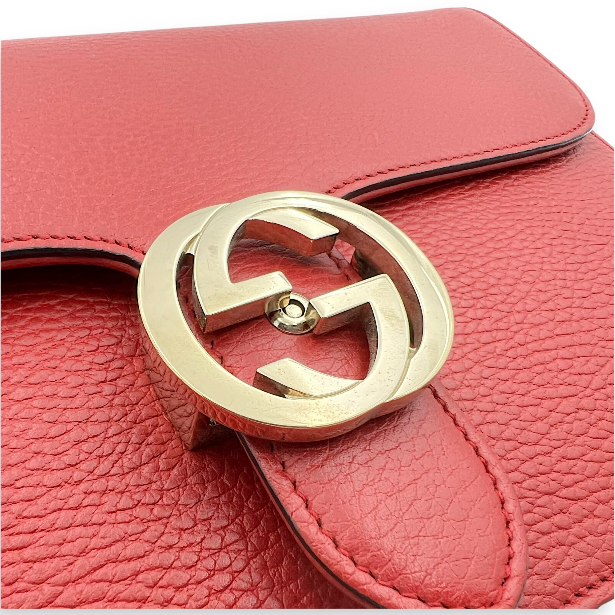 Gucci Interlocking G Shoulder Bag Red in Calfskin, Gold hardware_8