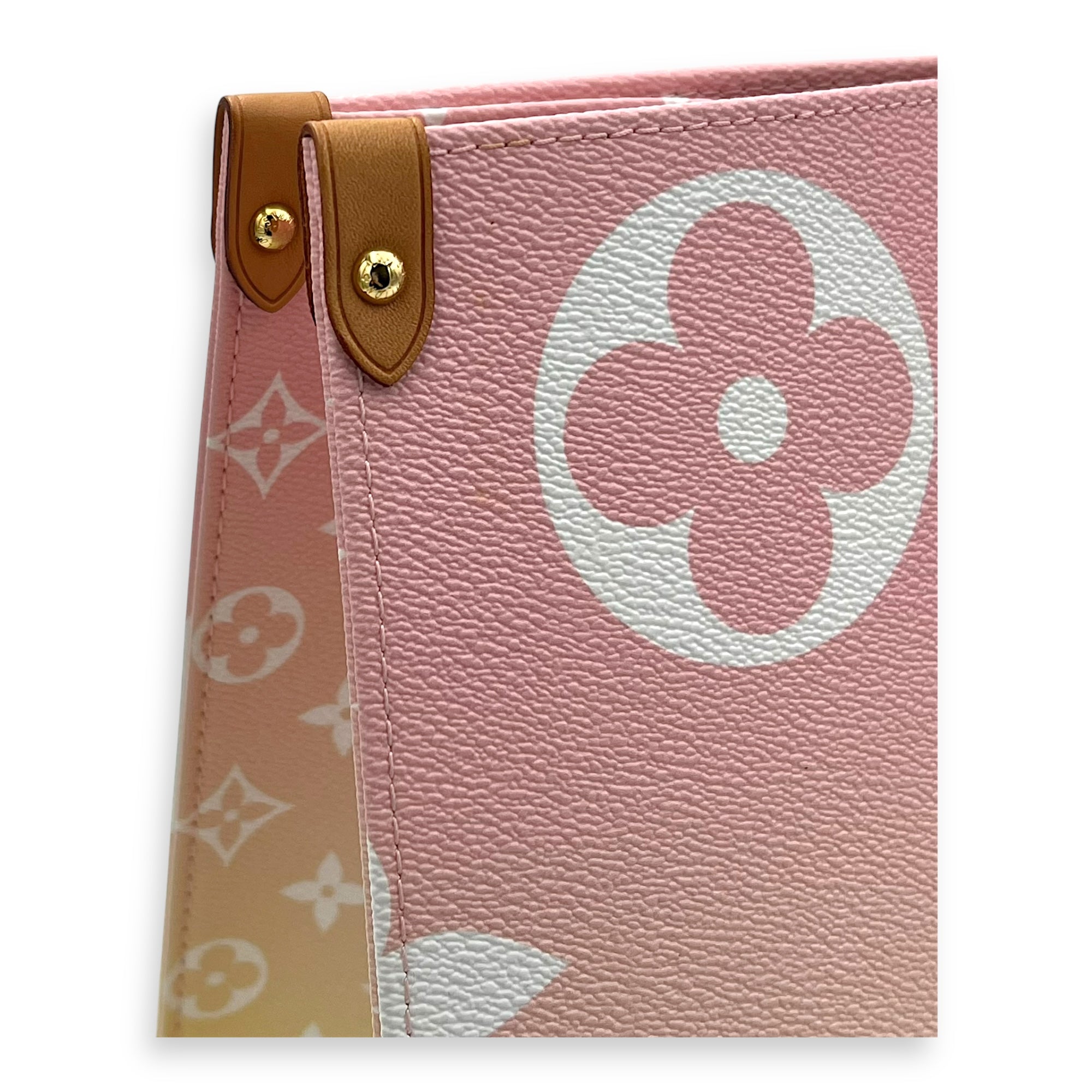 Louis Vuitton OnTheGo GM Multi-colour Tote Bag in Coated Canvas, Gold hardware_8