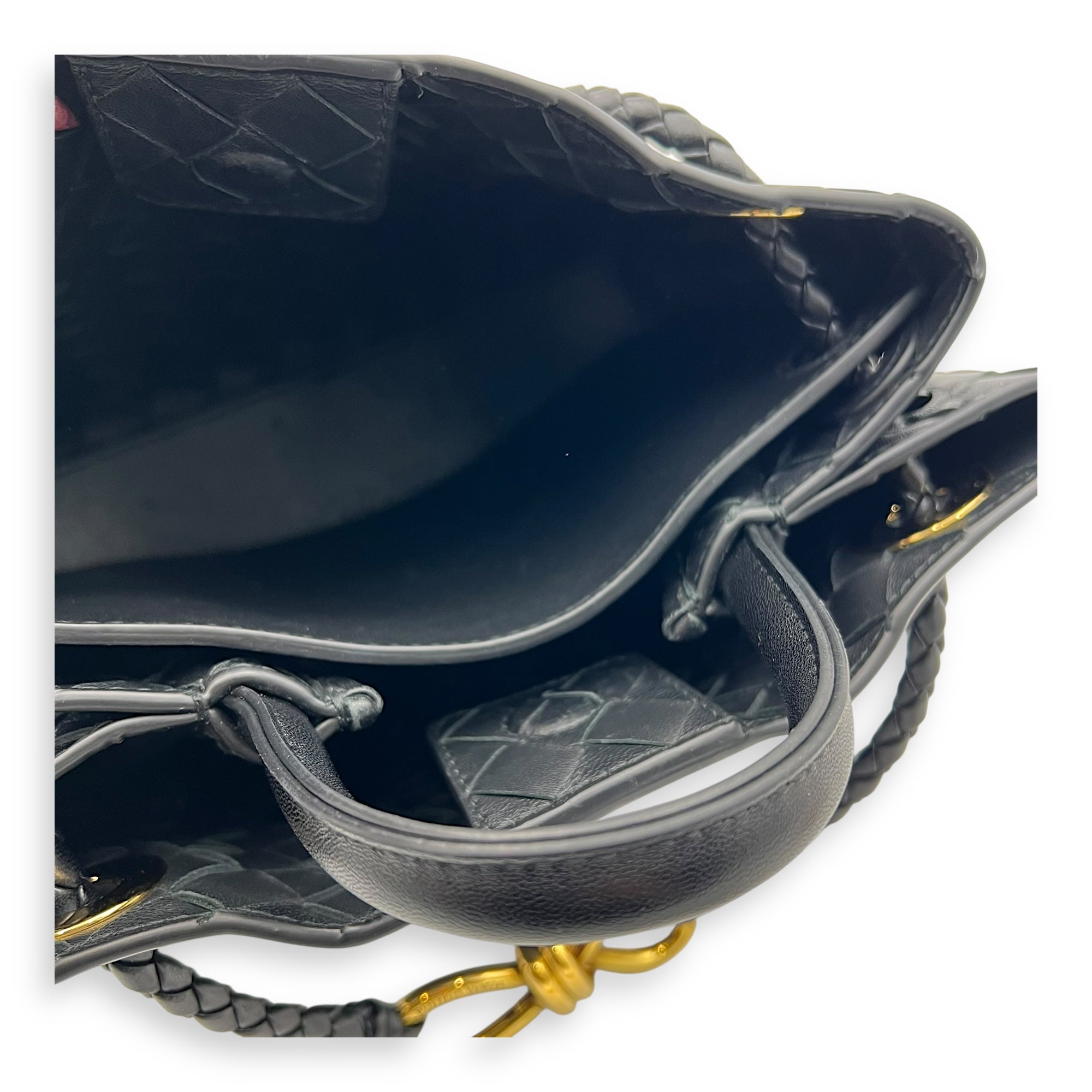Bottega Veneta Andiamo Small Black Top Handle Bag in Calfskin, Gold hardware_8