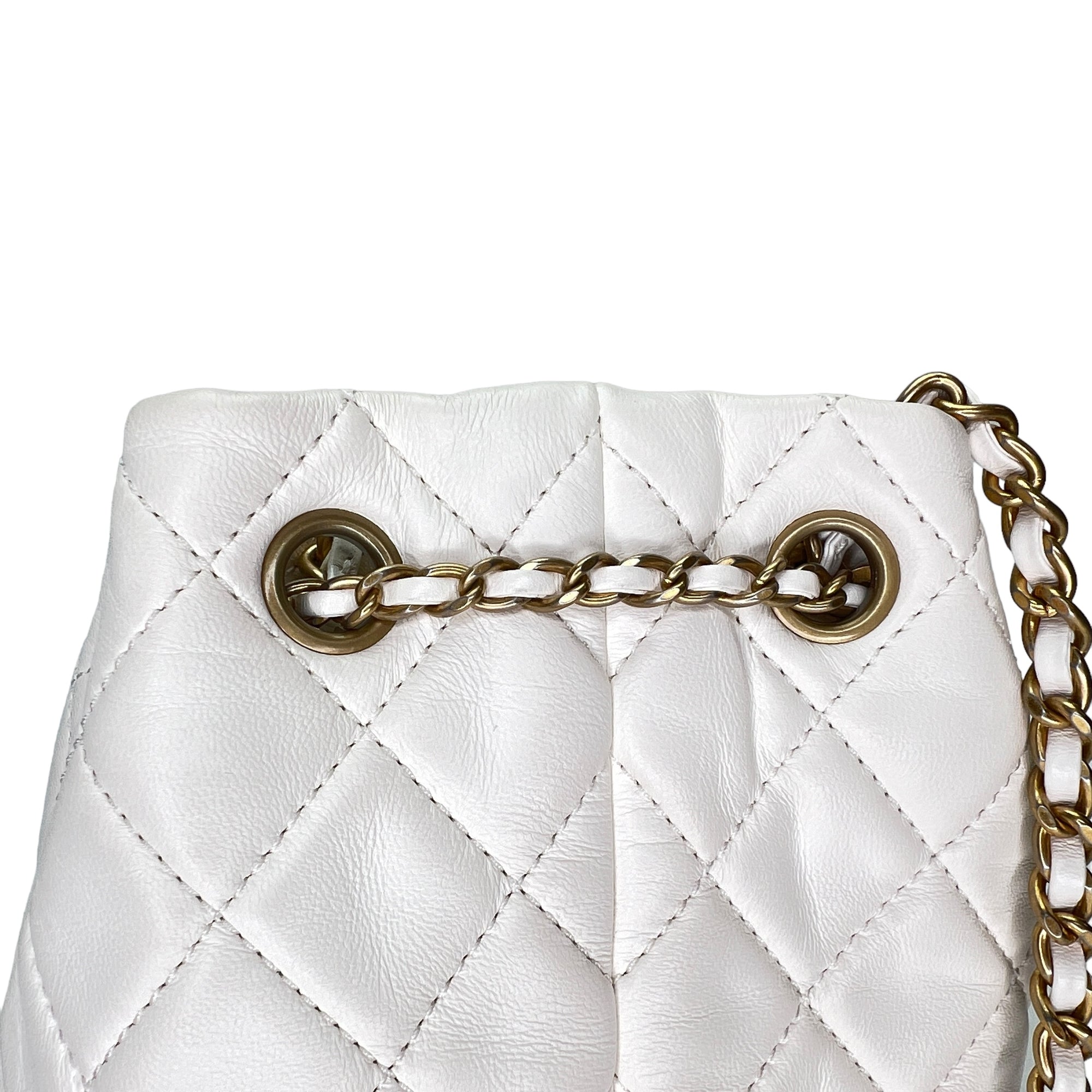 Quilted Pearl Crush Bucket Bag  White in Lambskin , Gold Hardware