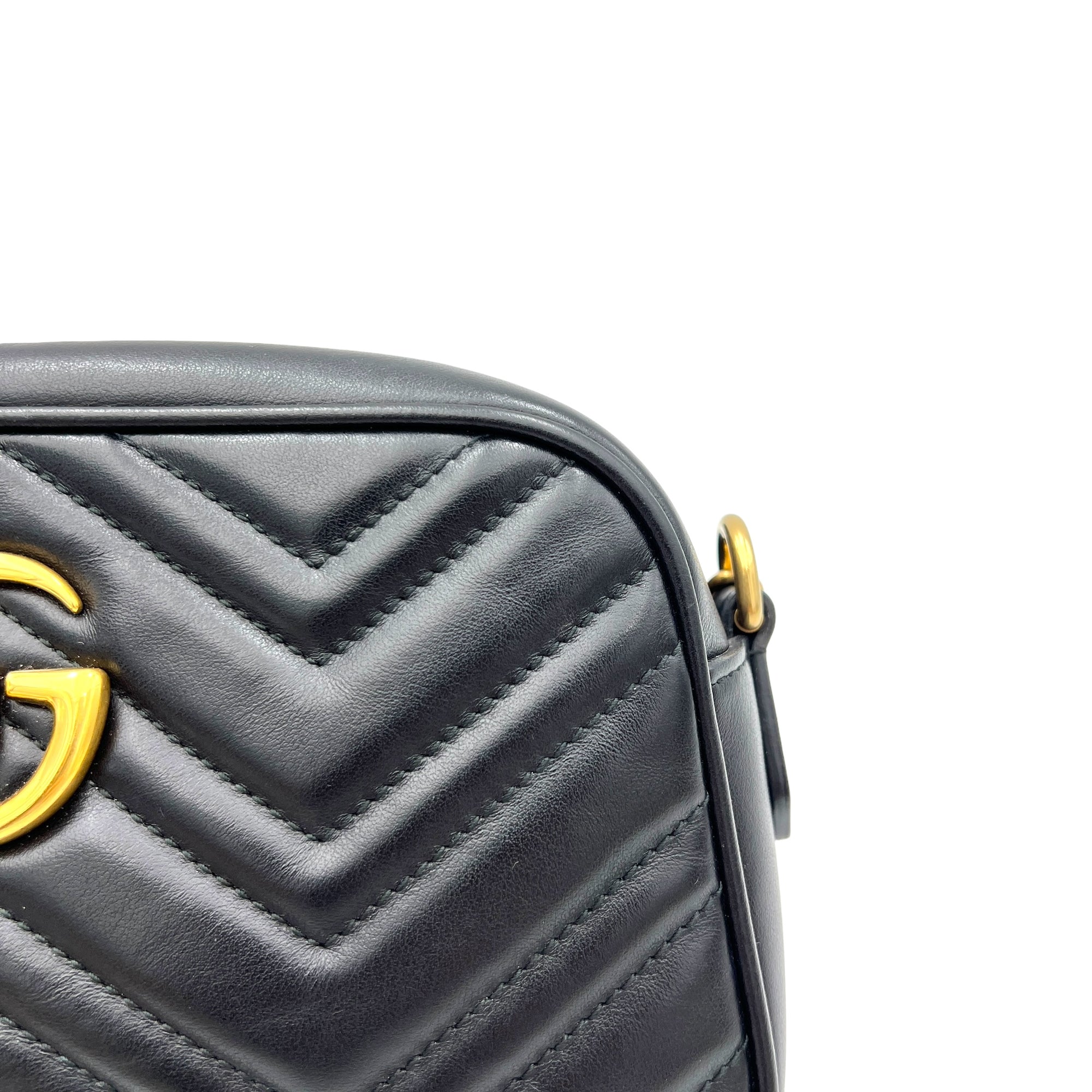 GG Marmont Small Black Crossbody Bag in Calfskin, Gold hardware