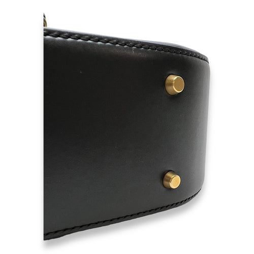 VLogo Chain  Black Shoulder Bag in Calfskin, Gold hardware