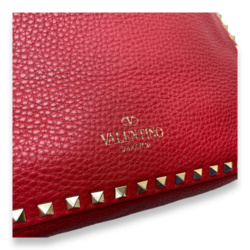 Rockstud Hobo Red Shoulder Bag in Calfskin, Gold hardware