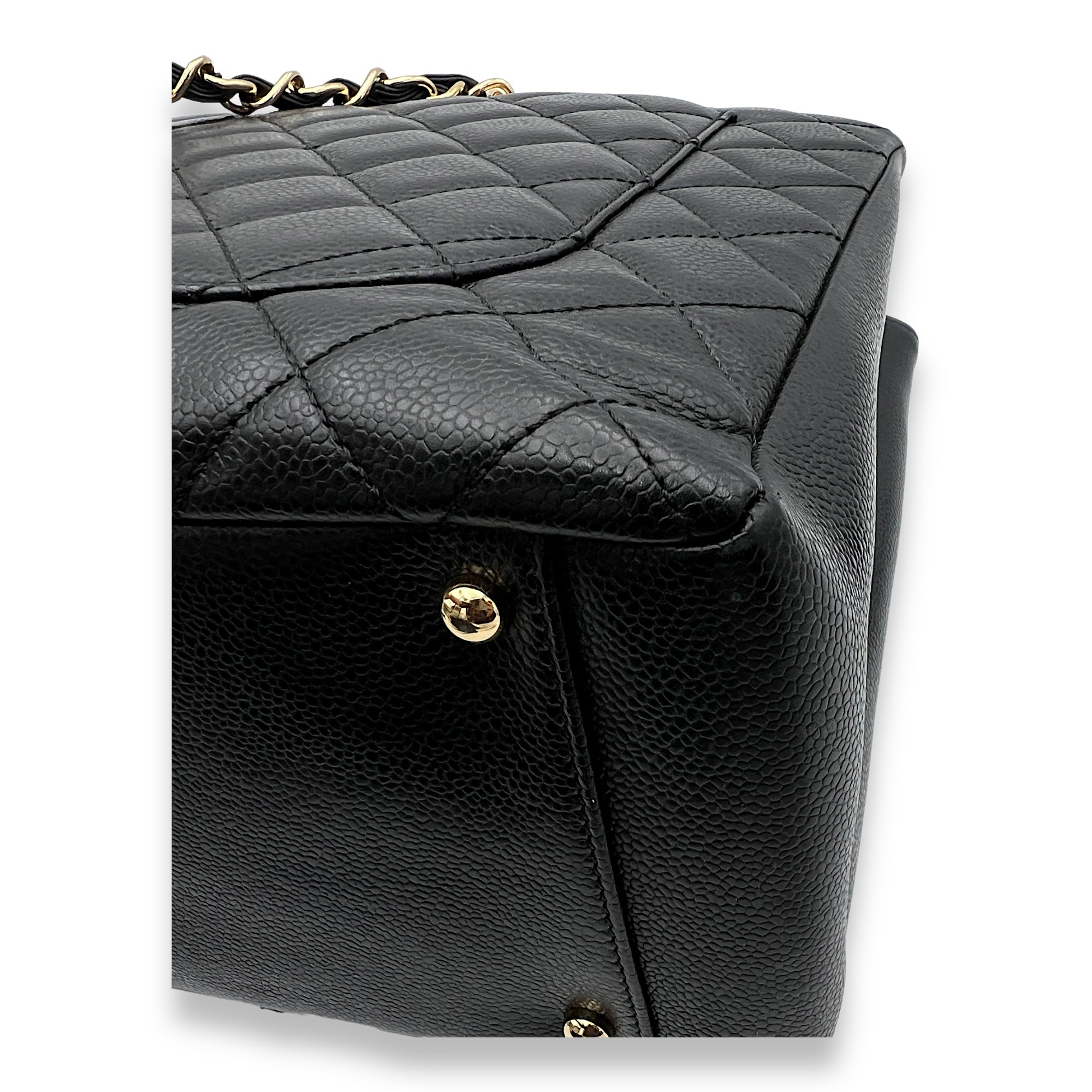 GST XL Black Shoulder Bag in Caviar Leather, Gold hardware