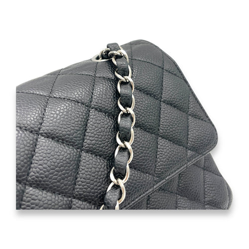 Classic Shoulder Bag Medium Black in Caviar Leather, Silver hardware