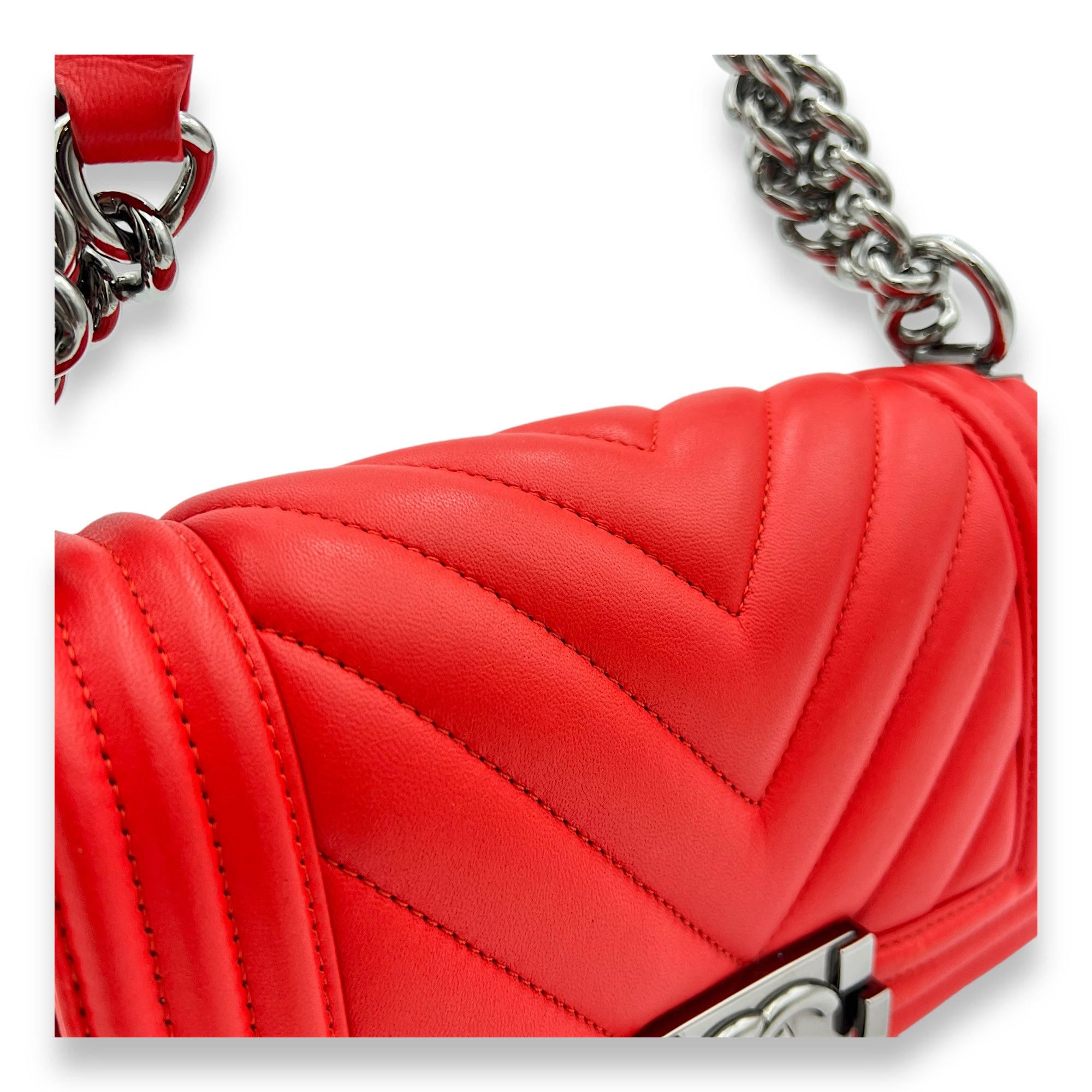 Boy Small Red Shoulder Bag in Lambskin, Gunmetal hardware