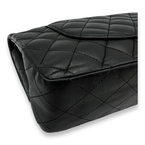 Classic Flap Medium Black Shoulder Bag in Lambskin, Silver hardware