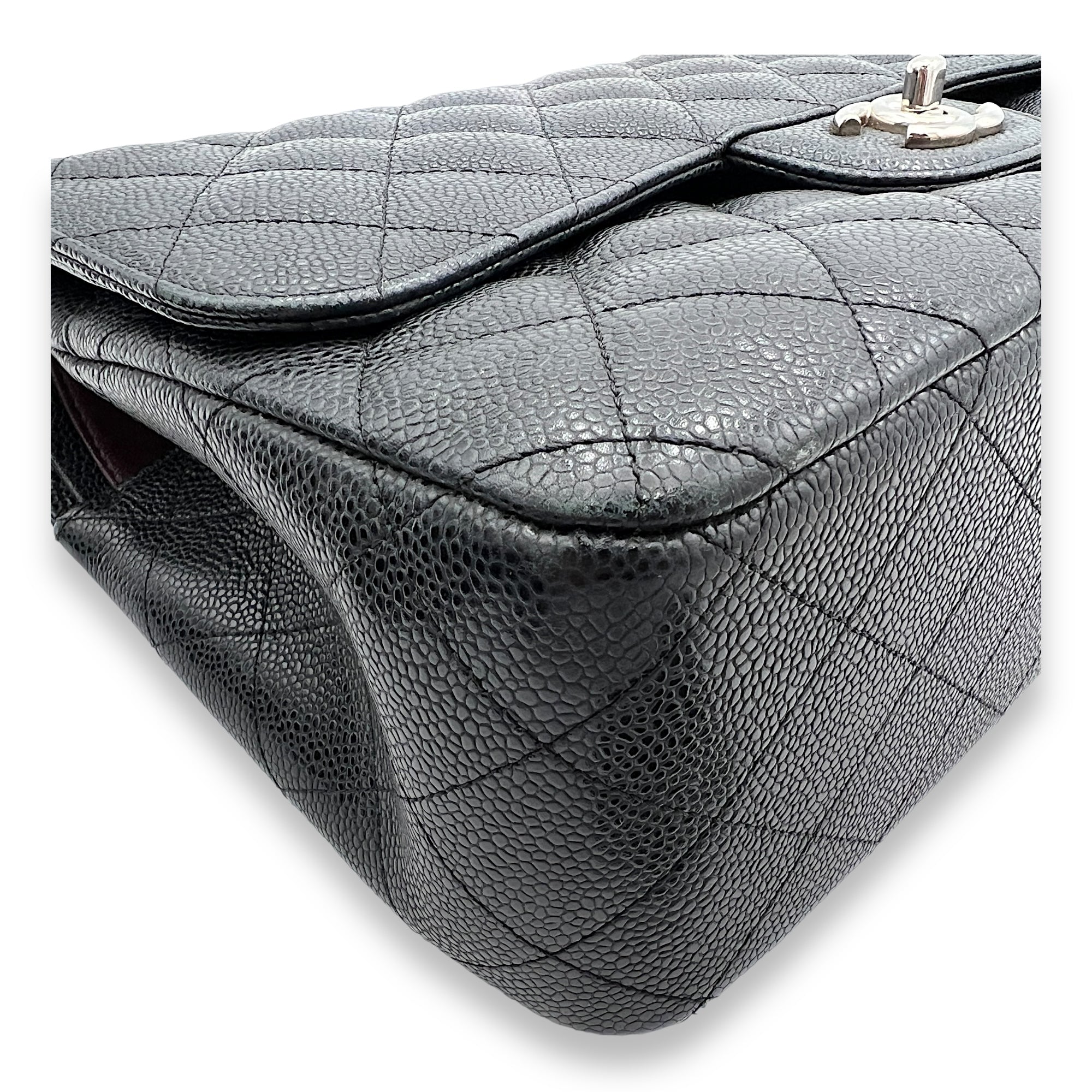 Classic Double Jumbo Black Shoulder Bag in Caviar Leather, Silver hardware