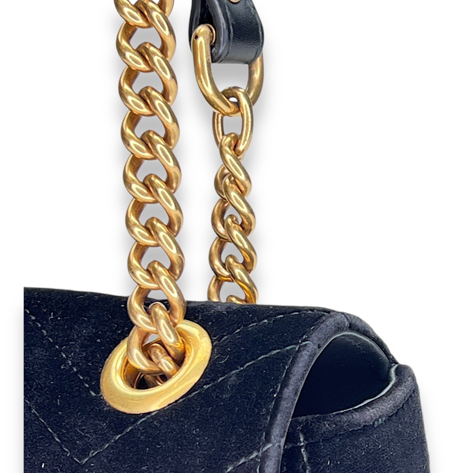 GG Marmont Small Shoulder bag in Velvet, Gold Hardware