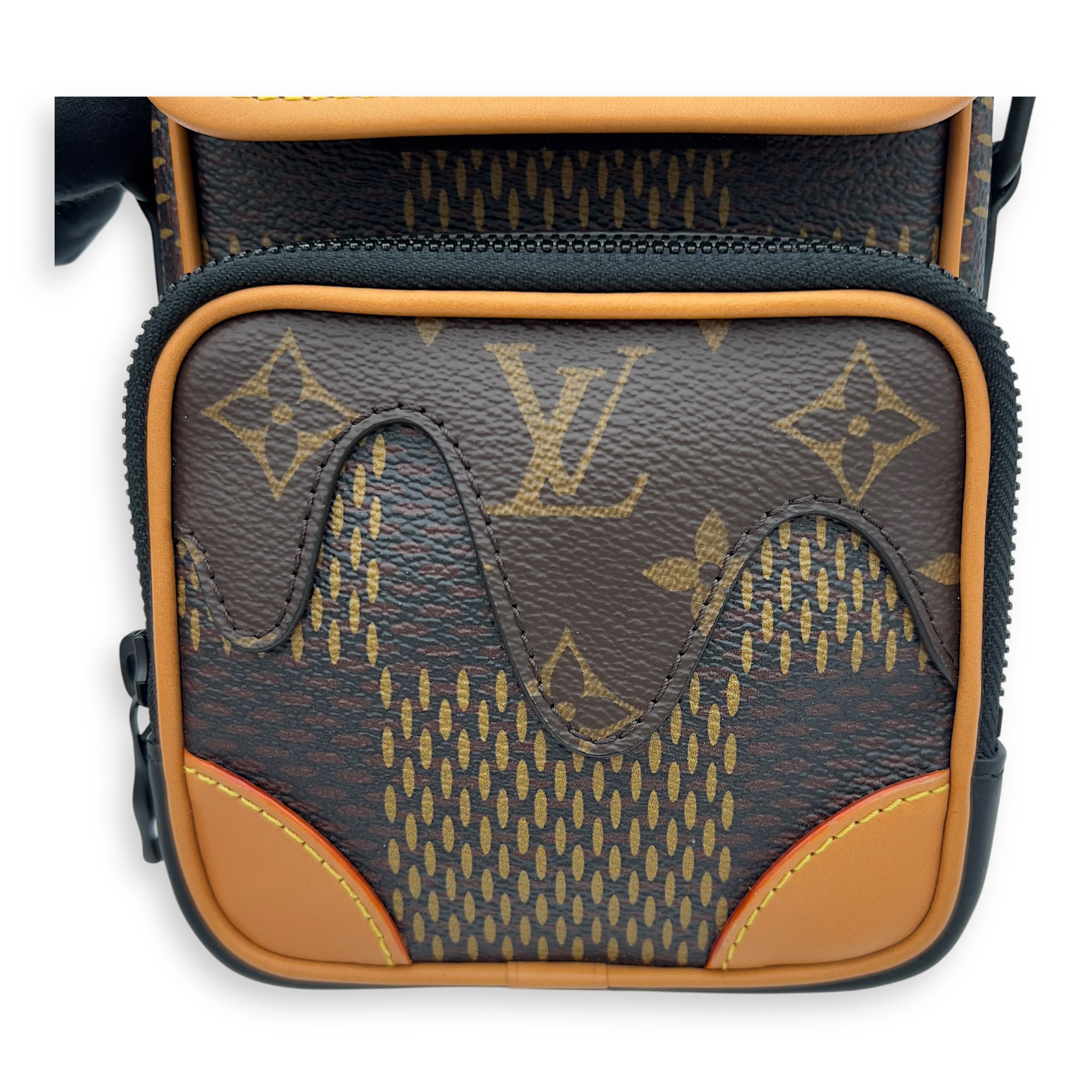 Louis Vuitton Nigo Amazone Brown Crossbody Bag in Monogram Coated Canvas, Lacquered Metal hardware_7