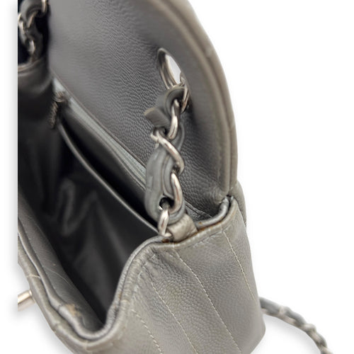 Chanel Chevron Square Mini Grey Crossbody Bag in Canvas, Silver hardware_9