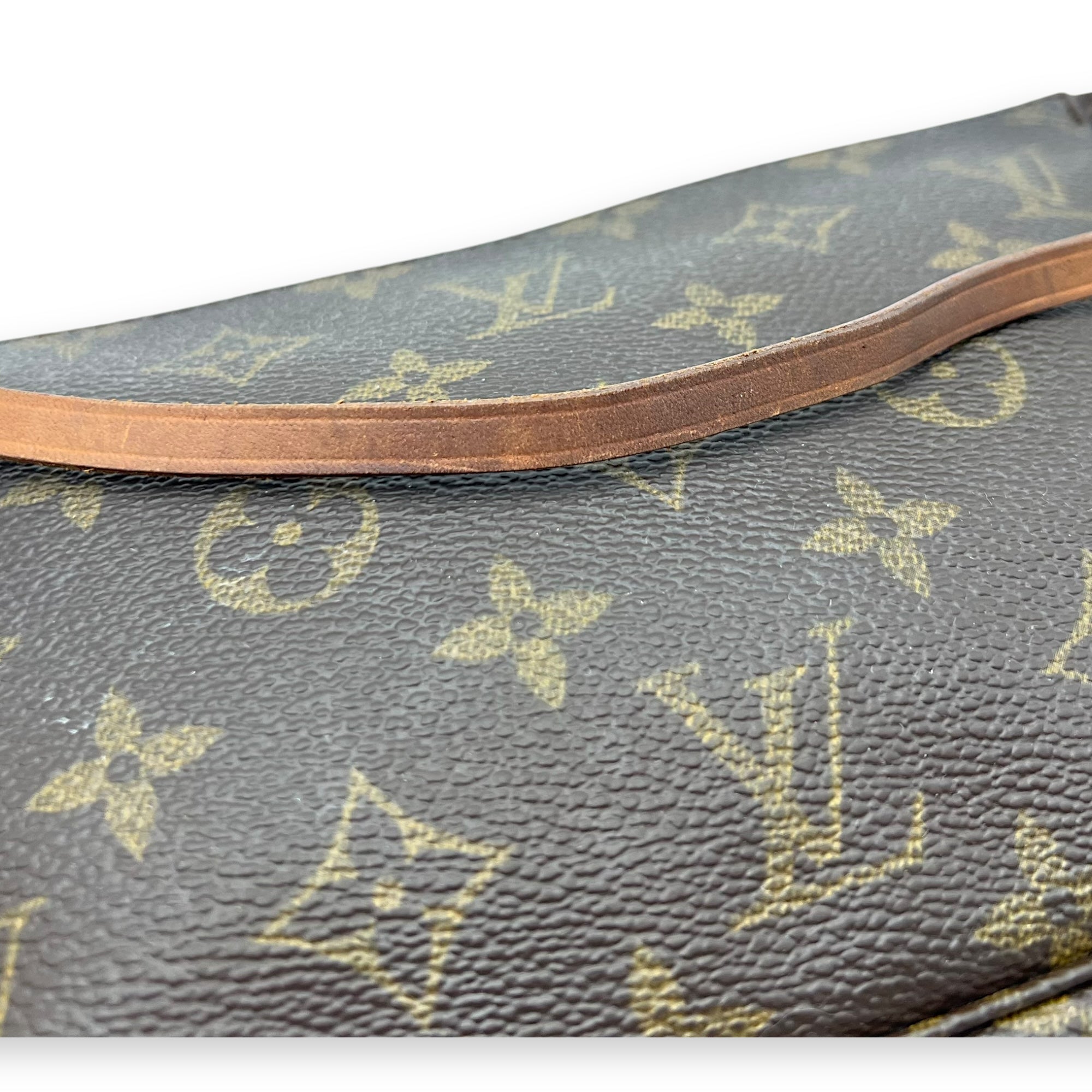 Louis Vuitton Pochette Shoulder Bag Brown in Monogram Coated Canvas, Gold hardware_9