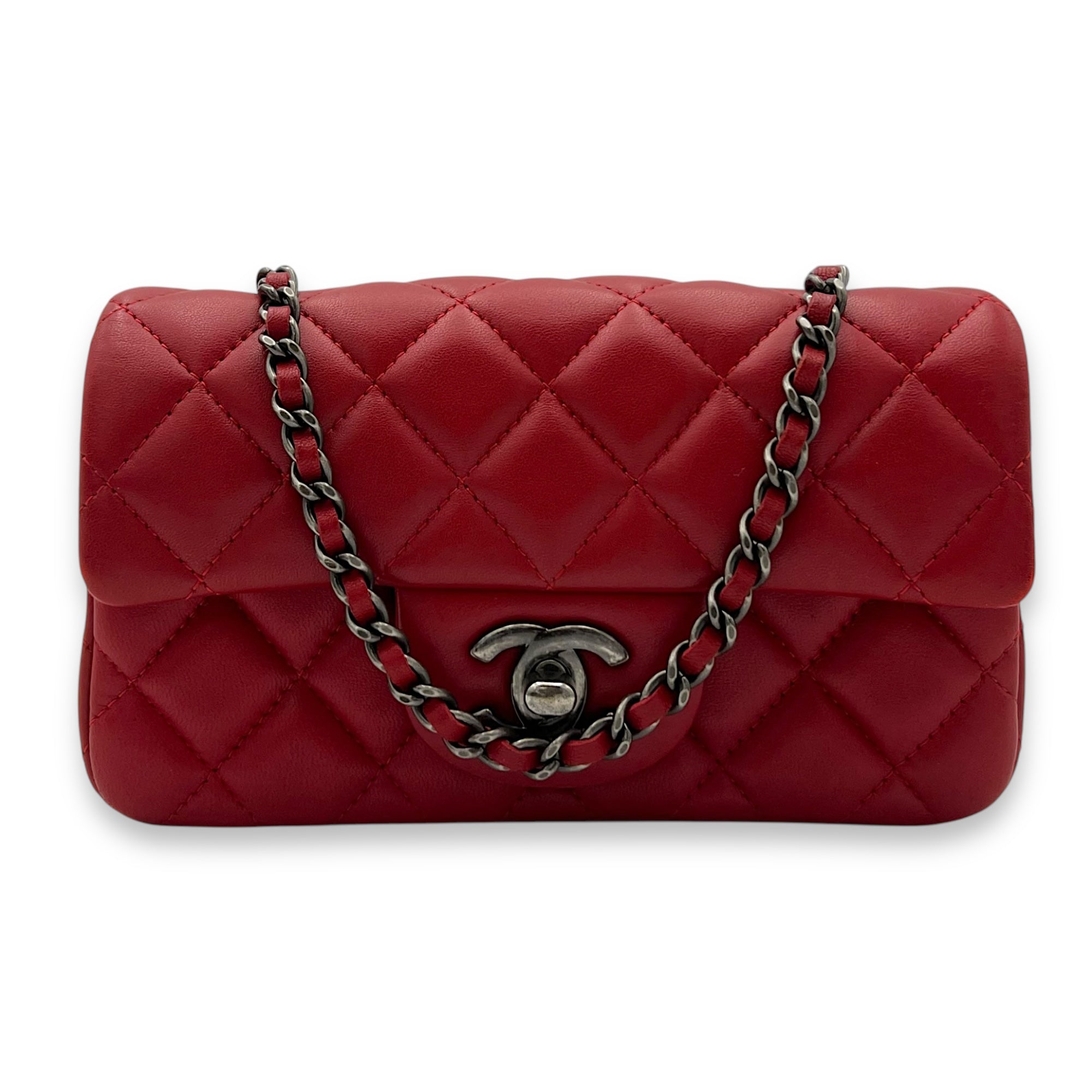 Chanel Classic Crossbody Bag Red in Lambskin, Ruthenium hardware_9
