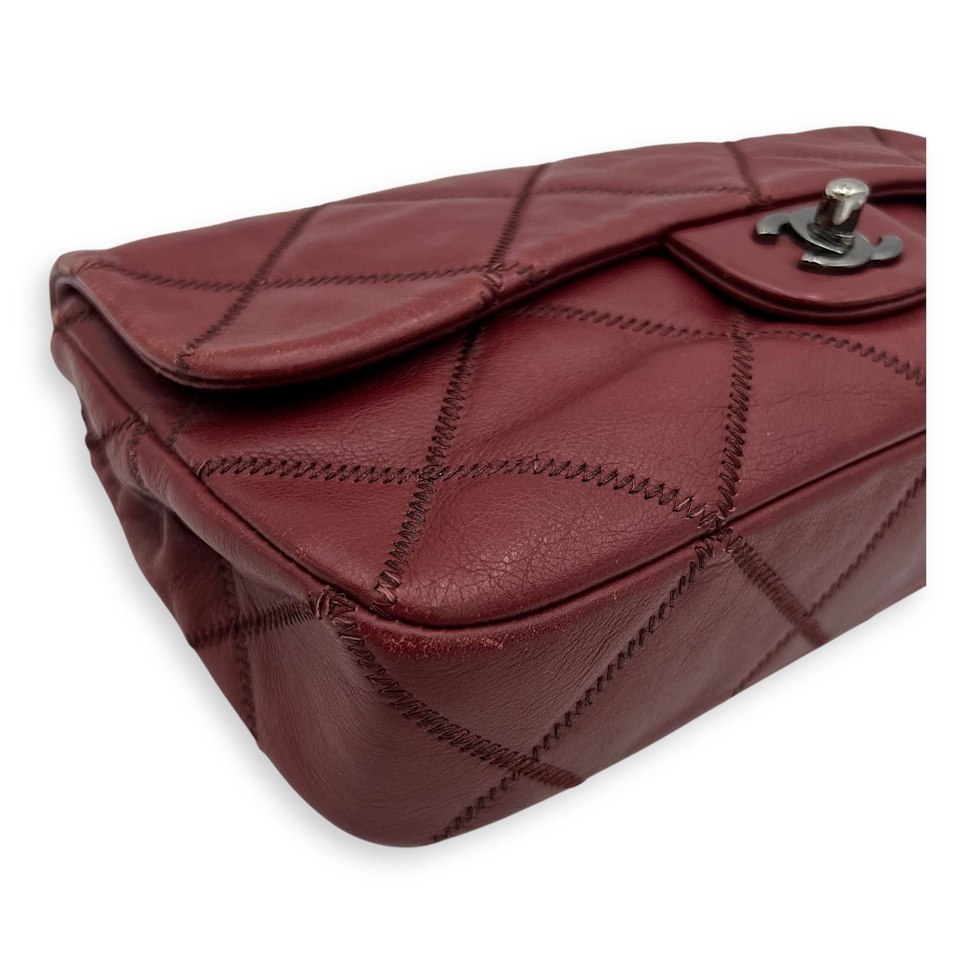 Chanel Classic Diamond Stitch Quilted Red Shoulder Bag in Calfskin, Ruthenium hardware_9