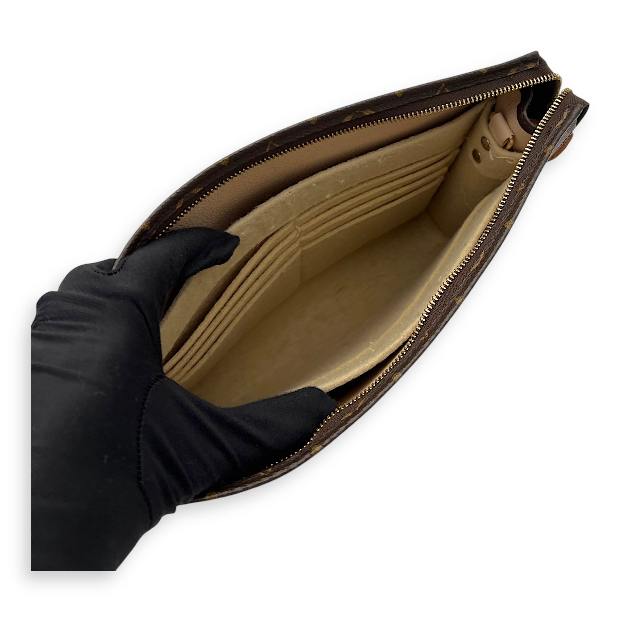 Louis Vuitton Pochette Toilette Brown Clutch in Coated Canvas, Gold hardware_9