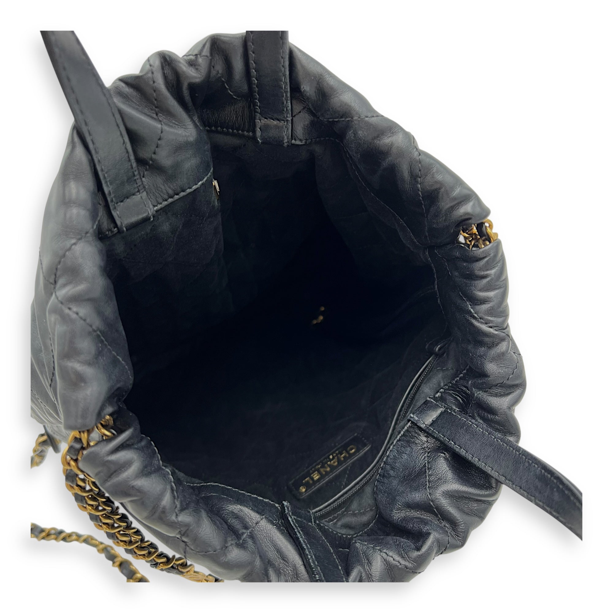 Chanel Chanel 22 Black Backpack in Calfskin, Gold hardware_9