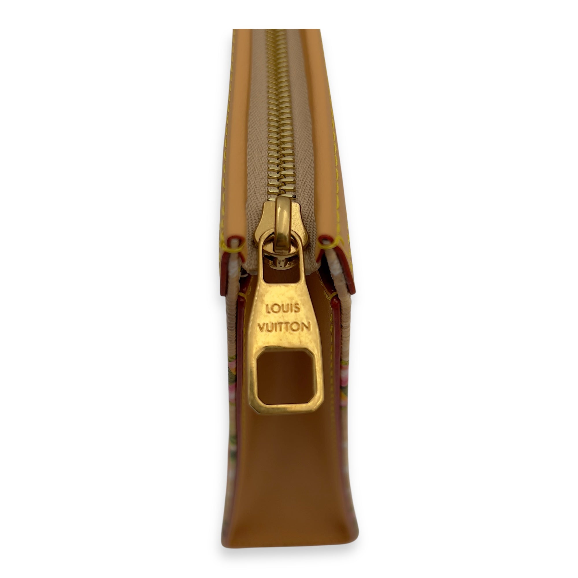 Louis Vuitton Pochette Voyage Pre-Fall 2024 MM Beige Clutch in Coated Canvas, Gold hardware_7