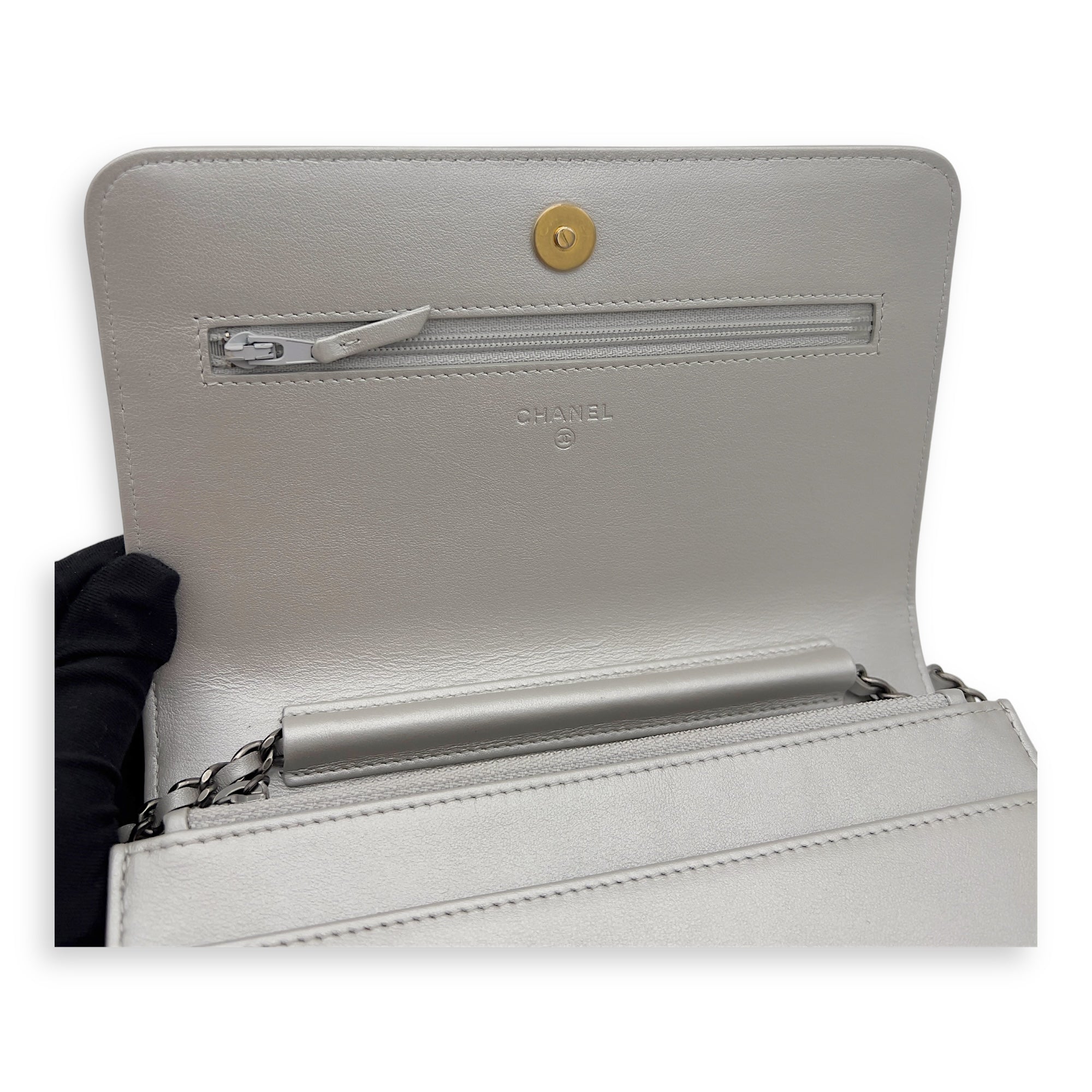 Chanel Gabrielle Wallet On Chain Pearly in Lambskin, Gold hardware_11