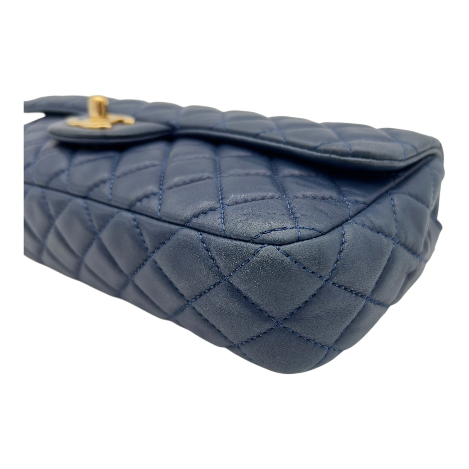 Chanel Valentine Charm Blue Shoulder Bag in Lambskin, Gold hardware_11