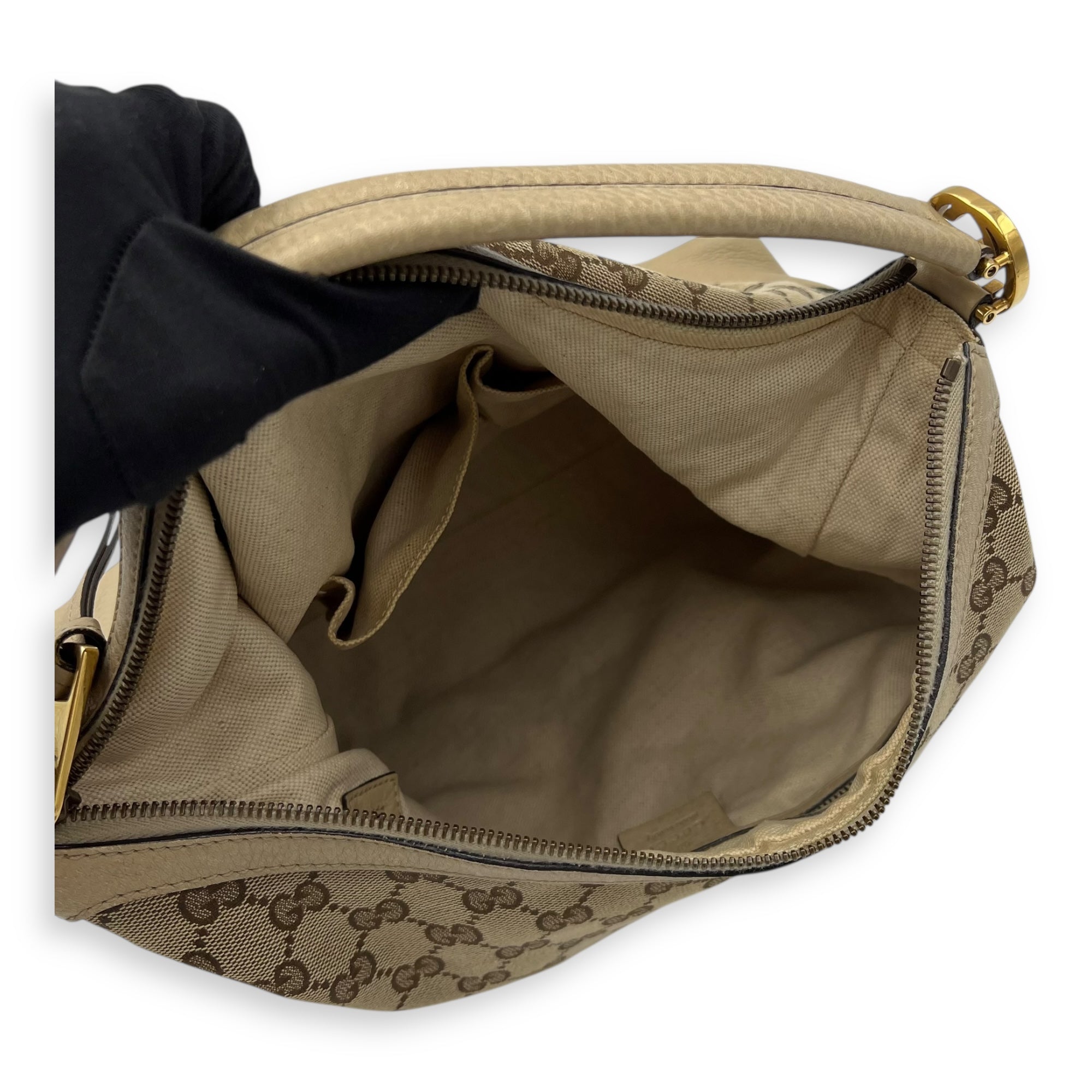 Gucci GG Shoulder Bag Beige in Canvas, Gold hardware_8
