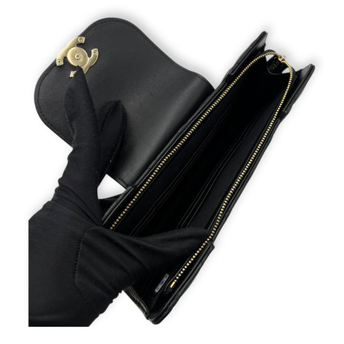 Chanel CC Clutch Black in Lambskin, Gold hardware_9