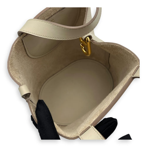 Hermès The loop 18 Beige in Calfskin, Gold hardware_9