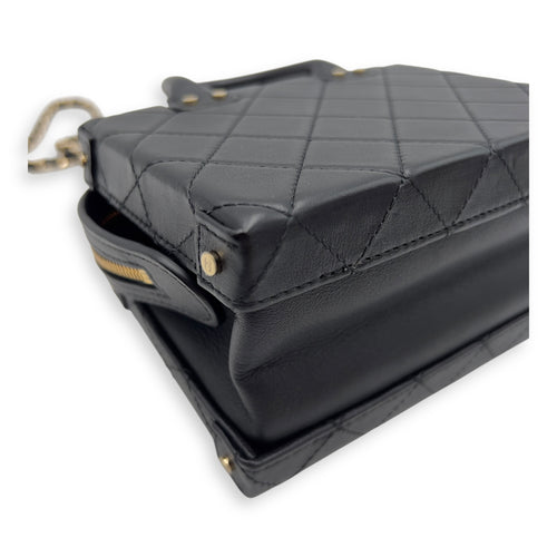 Chanel CC Black Top Handle Bag in Calfskin, Gold hardware_11