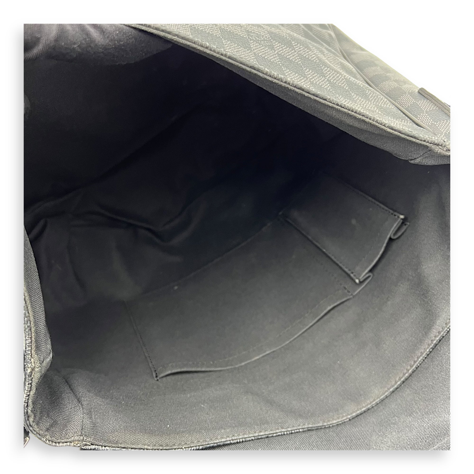 Louis Vuitton Daniel Messenger Graphite in Coated Canvas, Silver hardware_8