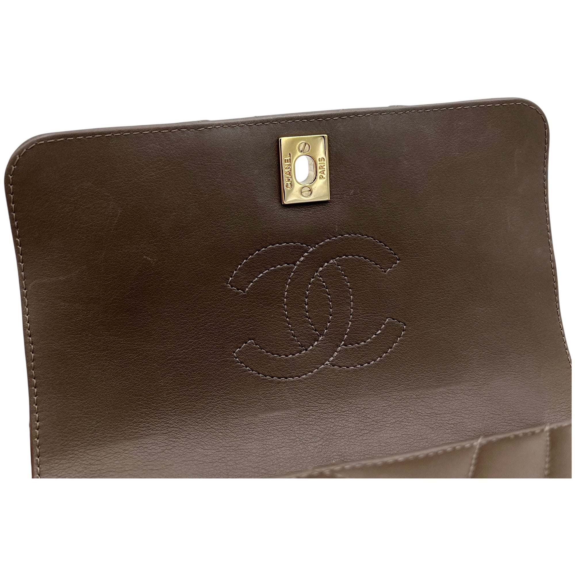 Chanel CC Chevron Brown Shoulder Bag in Calfskin, Gold hardware_9