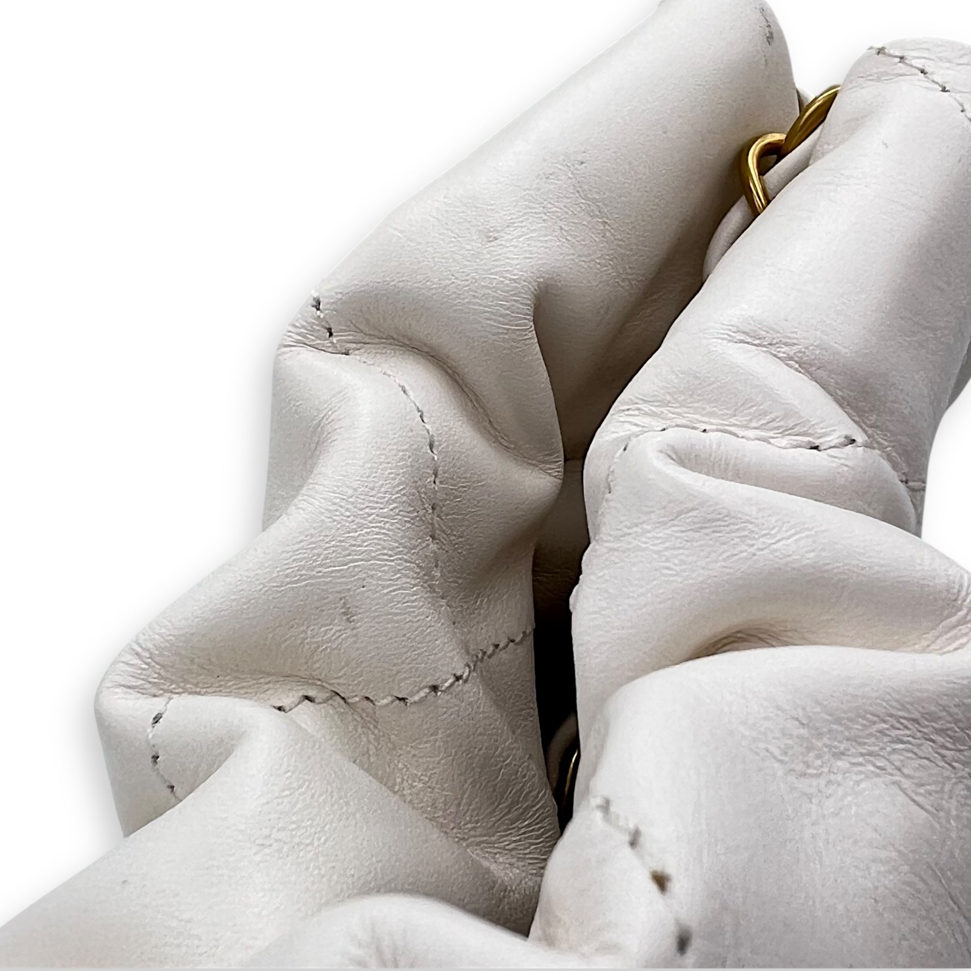 Chanel 22 Tote White Tote Bag in Calfskin, Mixed hardware_9