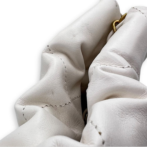 Chanel 22 Tote White Tote Bag in Calfskin, Mixed hardware_9