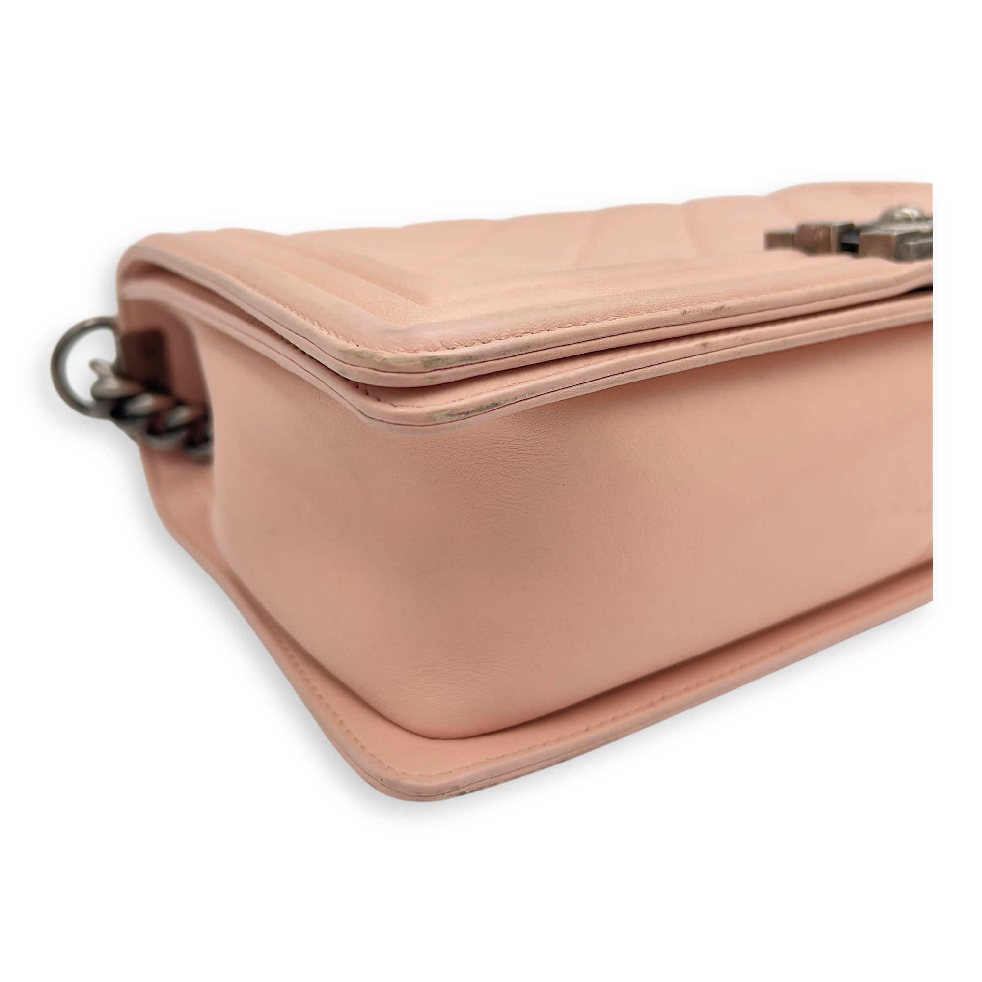 Chanel Boy Medium Pink Shoulder Bag in Calfskin, Ruthenium hardware_9