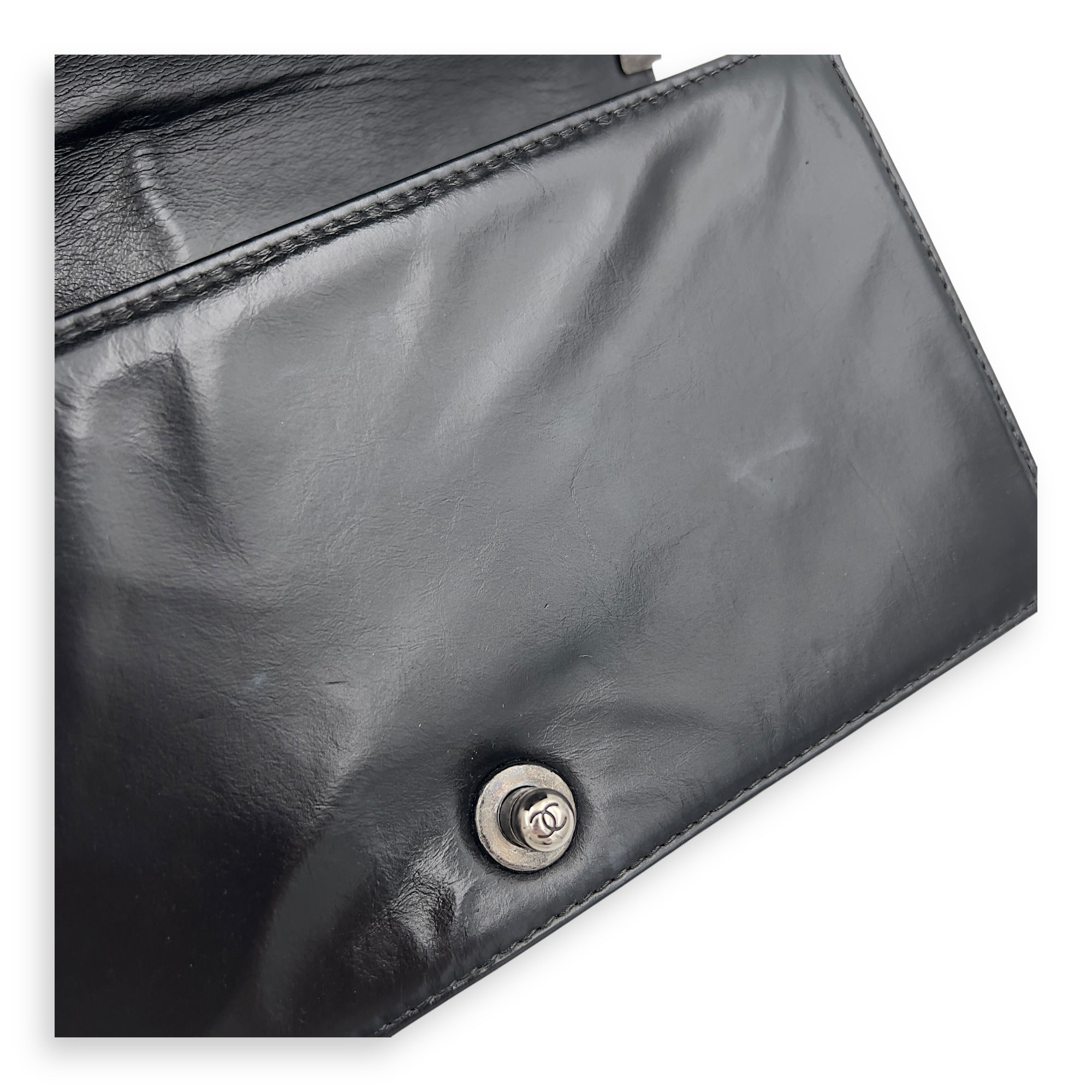 Chanel Boy Medium Black Shoulder Bag in Calfskin, Ruthenium hardware_8