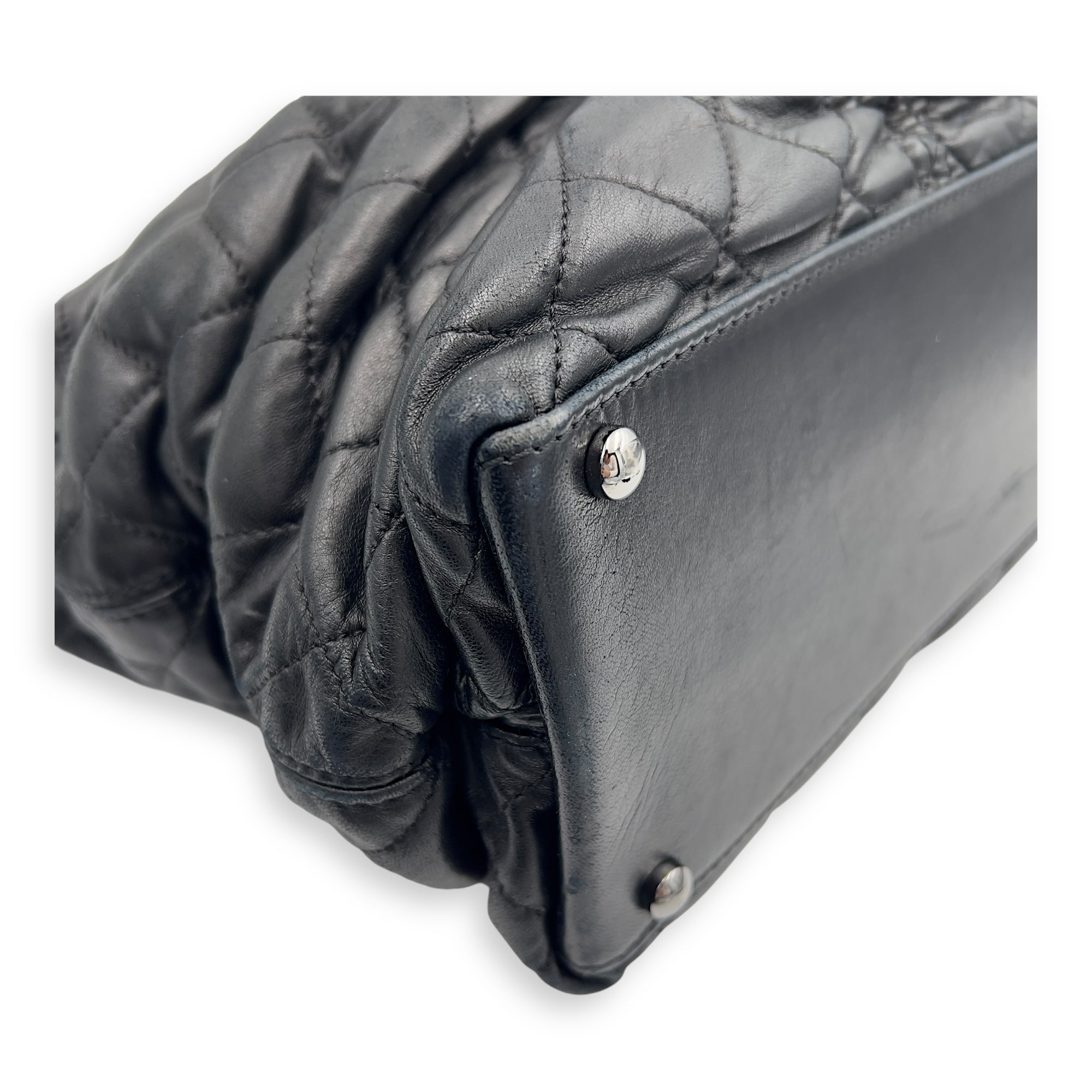 Chanel Gathered Quilted Tote Bag Black in Lambskin, Gunmetal hardware_11