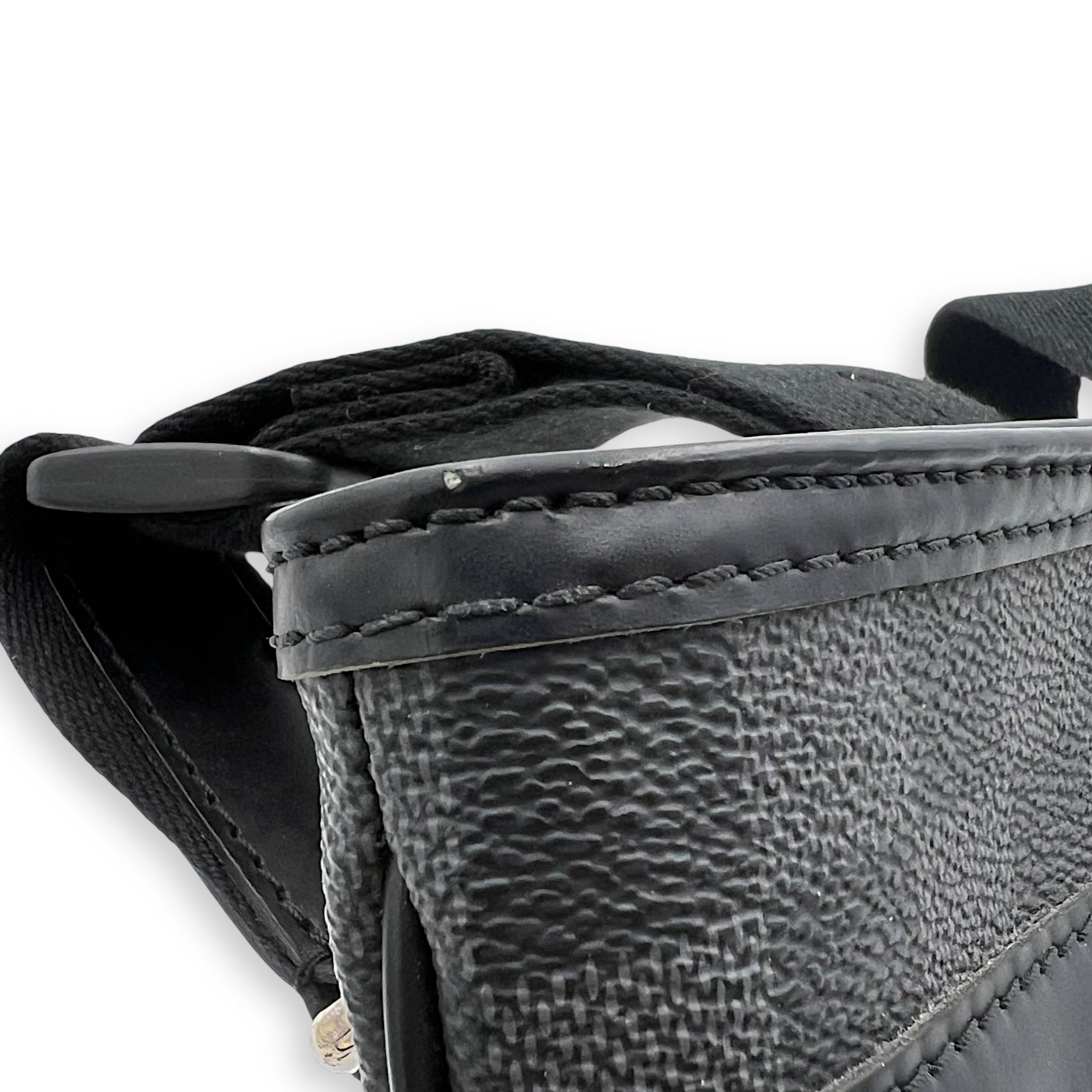 Louis Vuitton Thomas Damier Graphite Crossbody Bag in Coated Canvas, Silver hardware_8