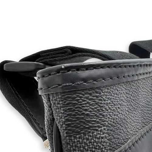 Louis Vuitton Thomas Damier Graphite Crossbody Bag in Coated Canvas, Silver hardware_8