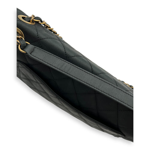 Chanel Happy Stitch CC Black Shoulder Bag in Suede Leather, Gold hardware_9