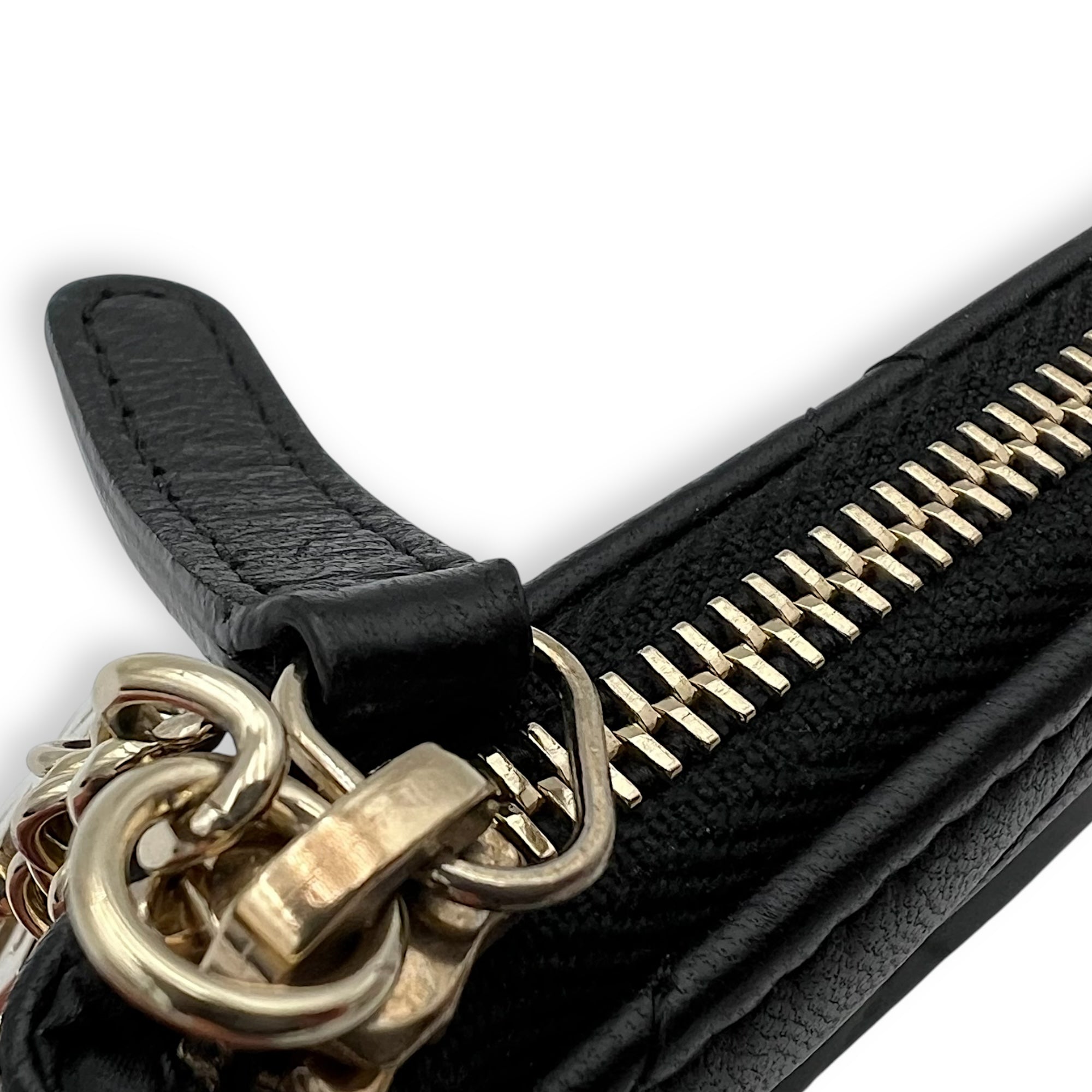 Chanel CC Pouch Black in Lambskin, Gold hardware_9