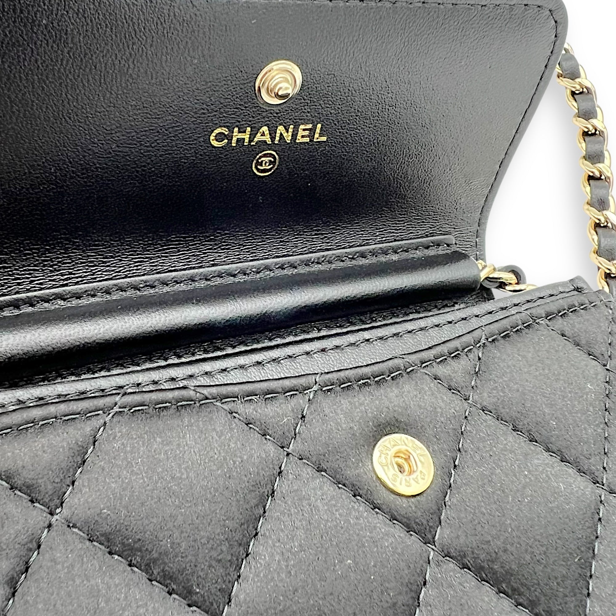 Chanel VIP Gift CC Wallet On Chain Black in Satin, Gold hardware_9