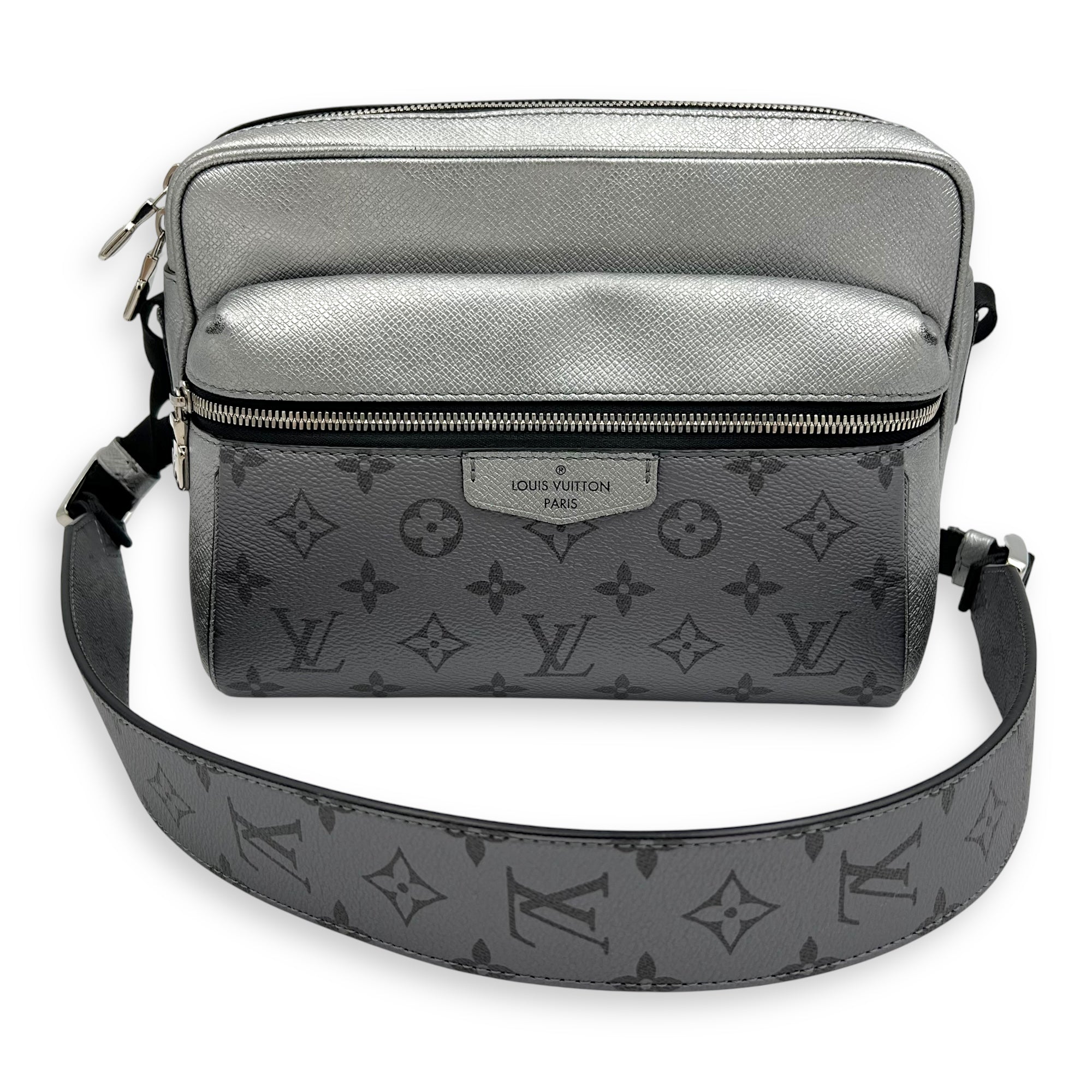 Louis Vuitton Logo Silver Messenger in Monogram Coated Canvas, Silver hardware_9