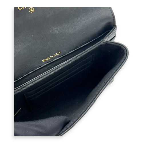Chanel CC Wristlet Black in Lambskin, Gold hardware_9