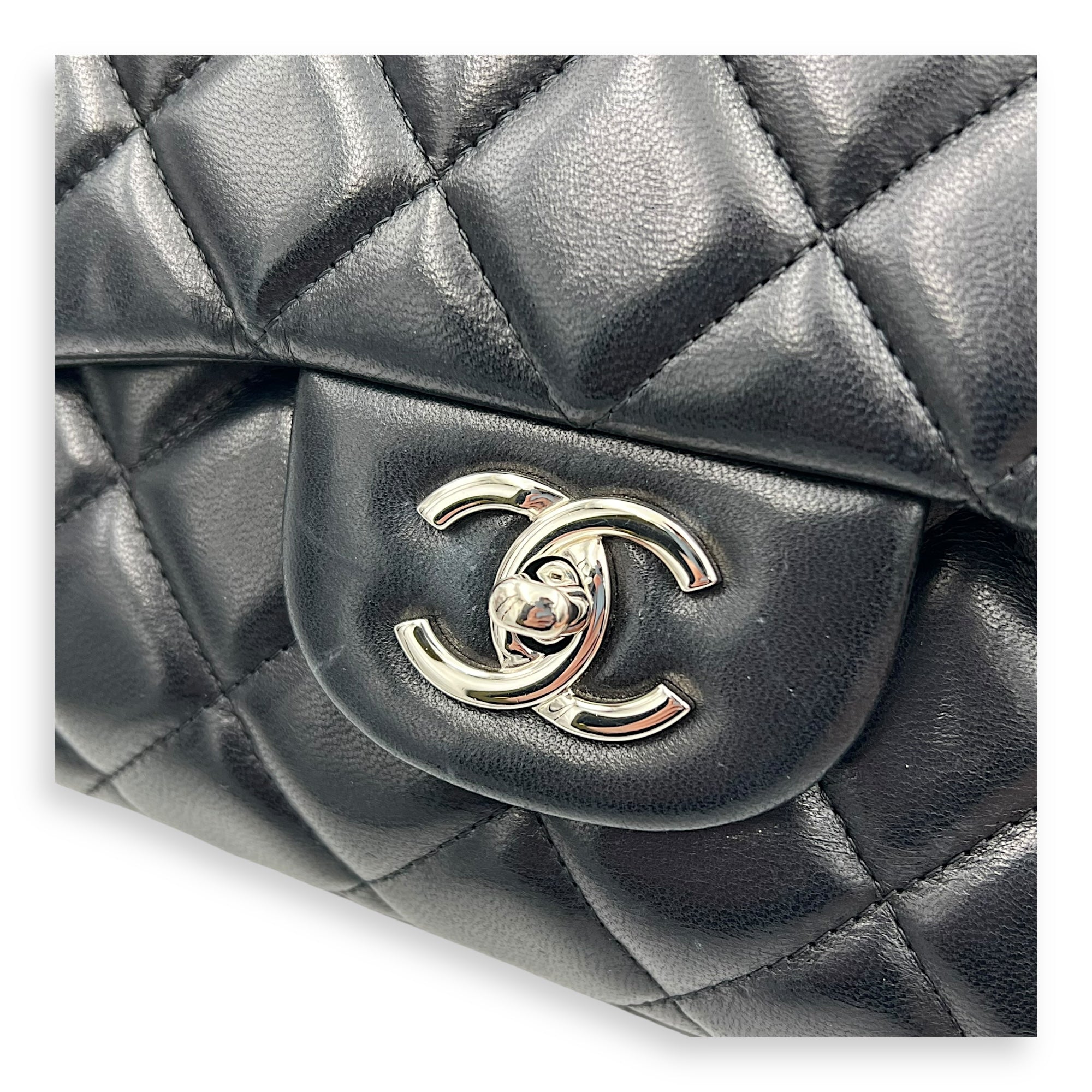 Chanel Classic Maxi Black Shoulder Bag in Lambskin, Silver hardware_9