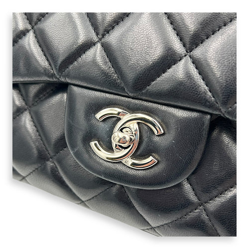 Chanel Classic Maxi Black Shoulder Bag in Lambskin, Silver hardware_9