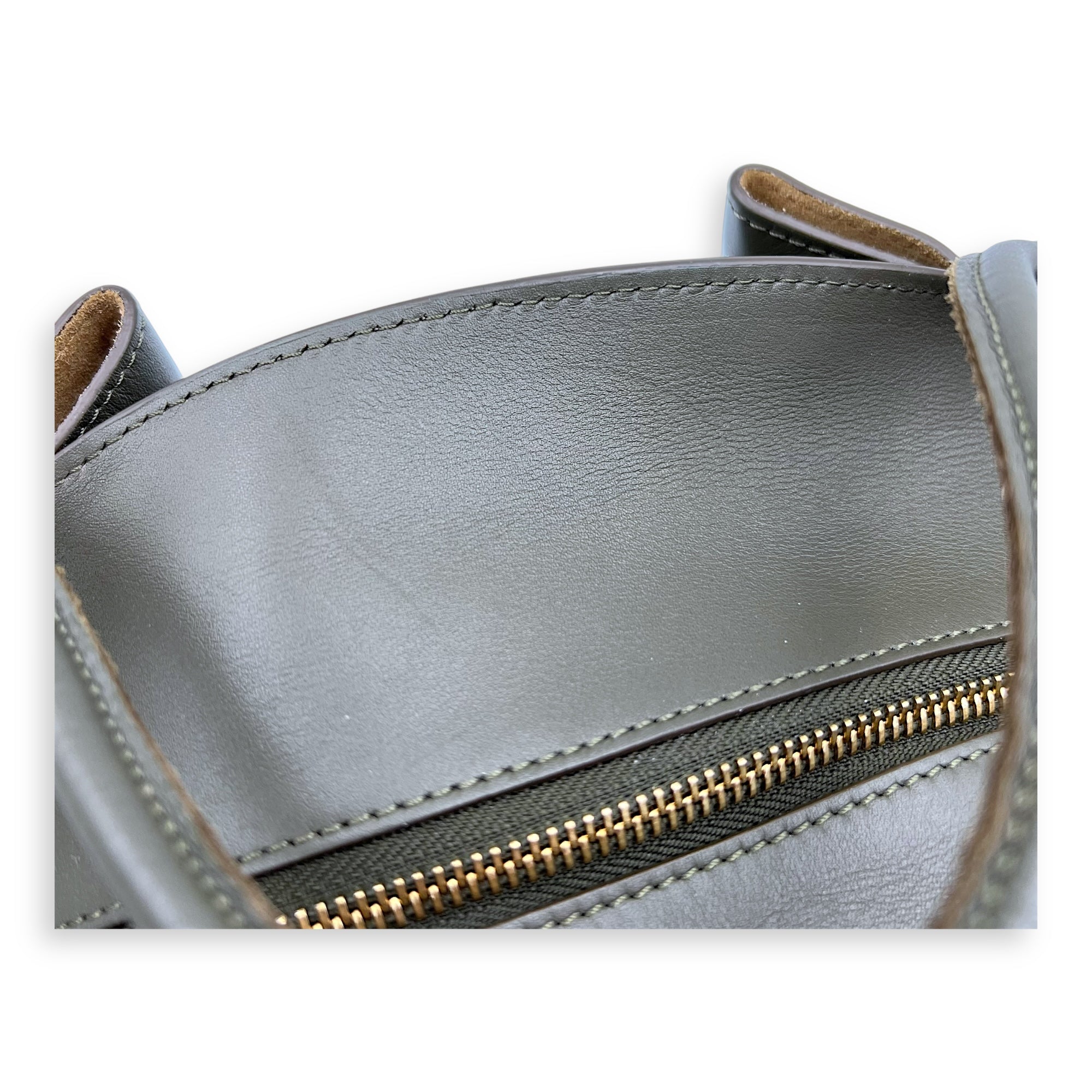 Loewe Paseo Top Handle Bag Green in Calfskin, Gold hardware_4