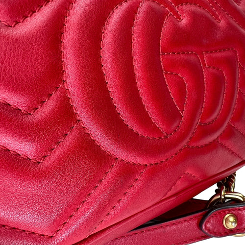 GG Marmont Red Crossbody Bag in Calfskin, Gold hardware