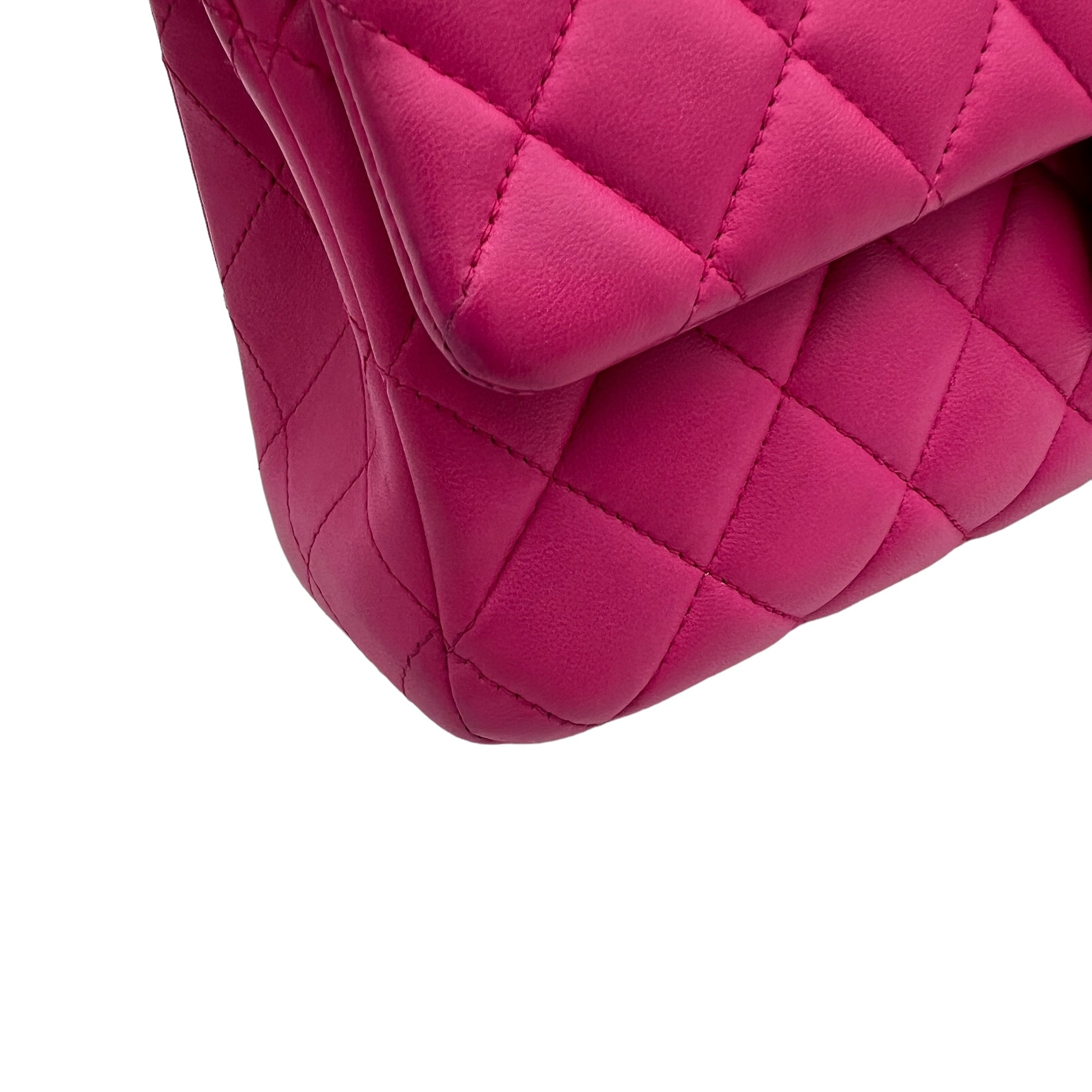 Classic Shoulder Bag Medium Fuschia Hot Pink in Lambskin , Gold Hardware