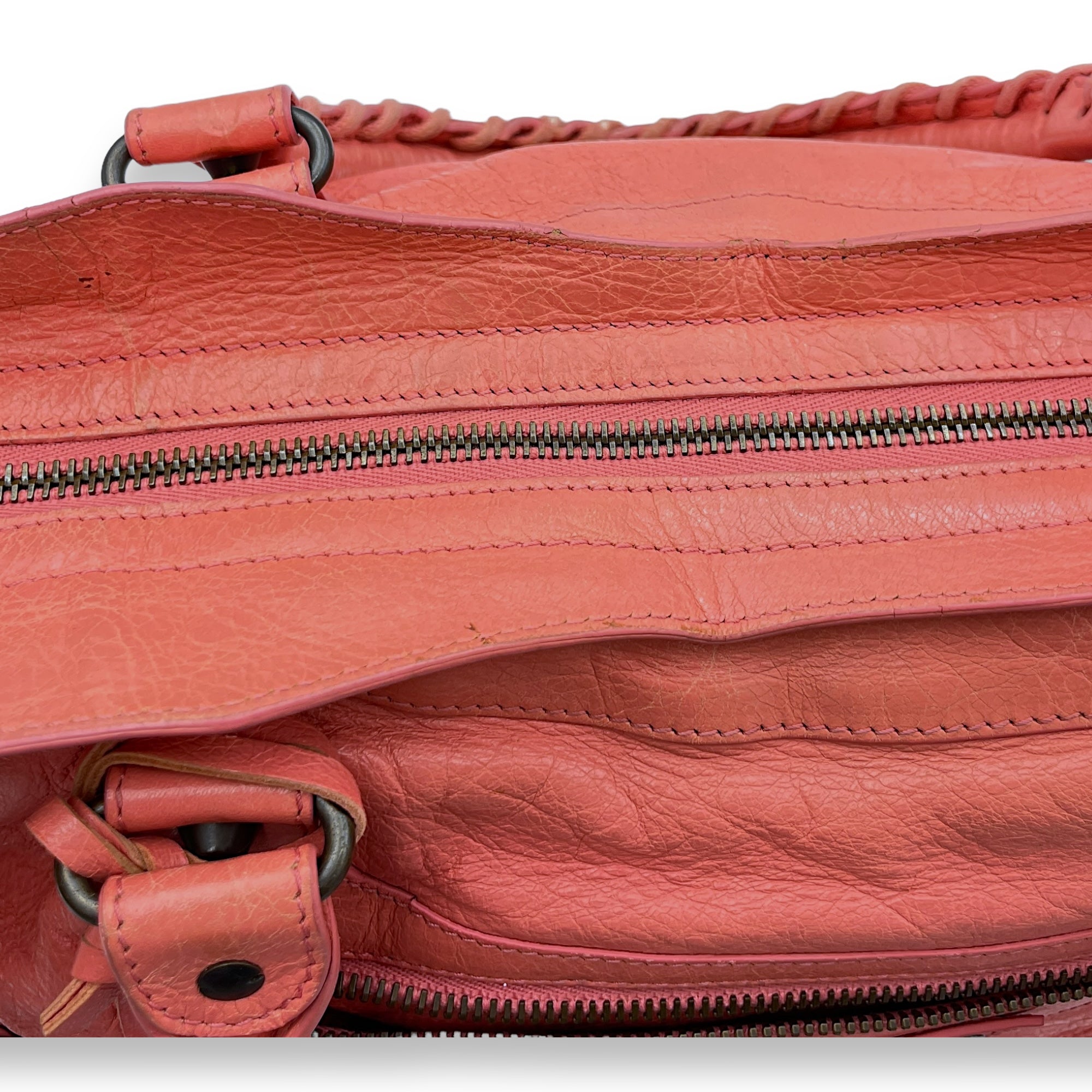 City Medium Pink Top Handle Bag in Distressed Leather, Gunmetal hardware