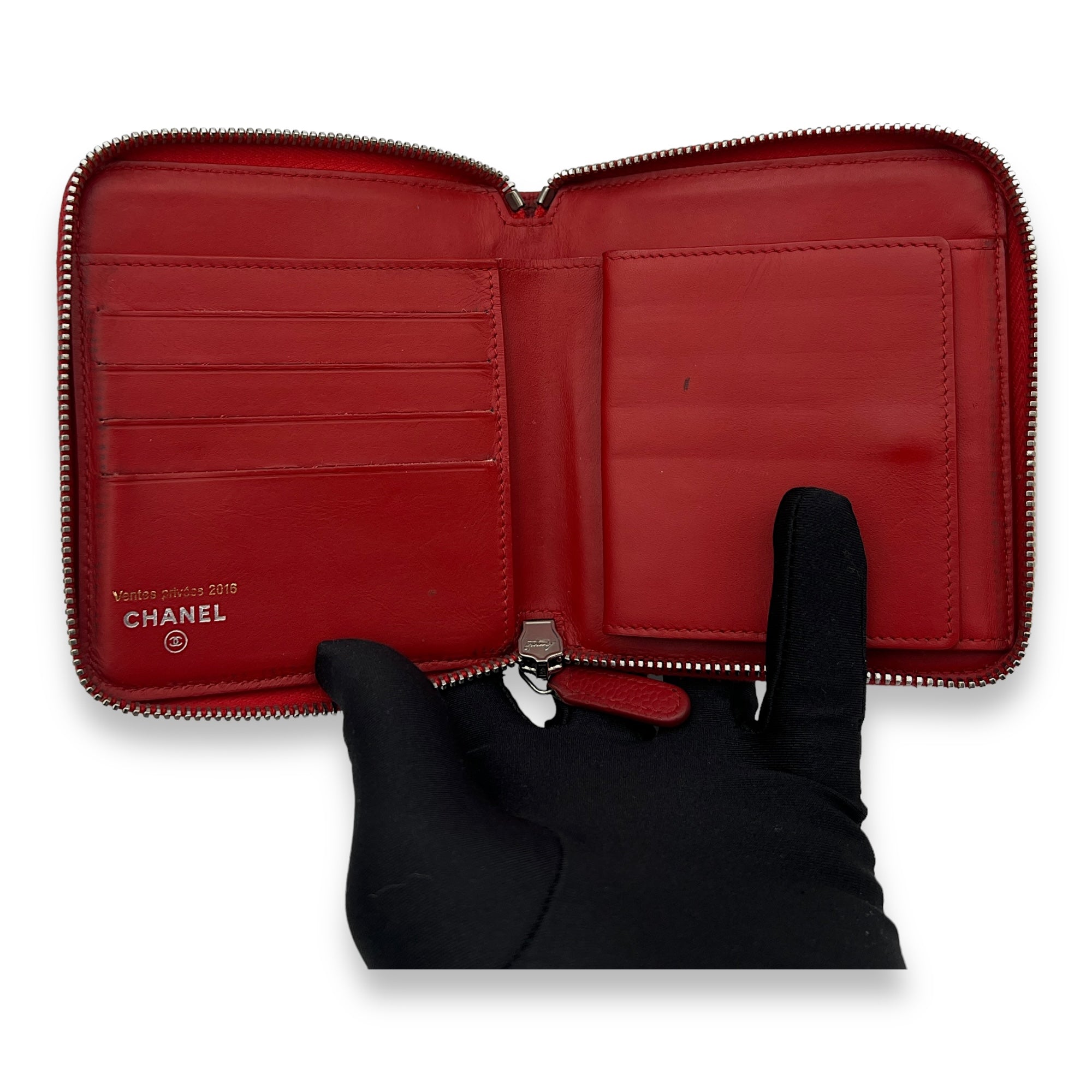 Classic Wallet Compact Red in Caviar Leather, Silver hardware