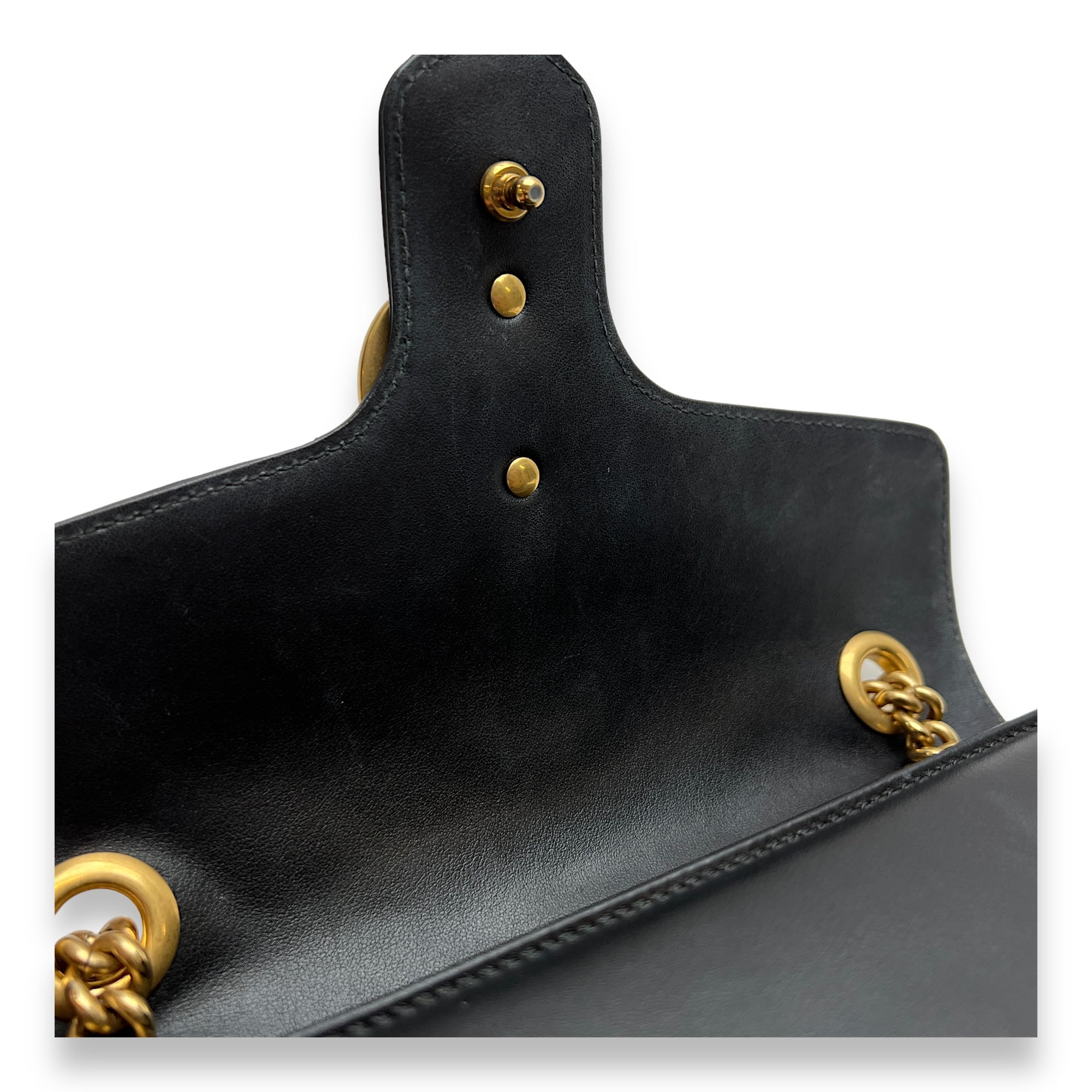 GG Marmont Shoulder Bag Black in Calfskin, Gold hardware