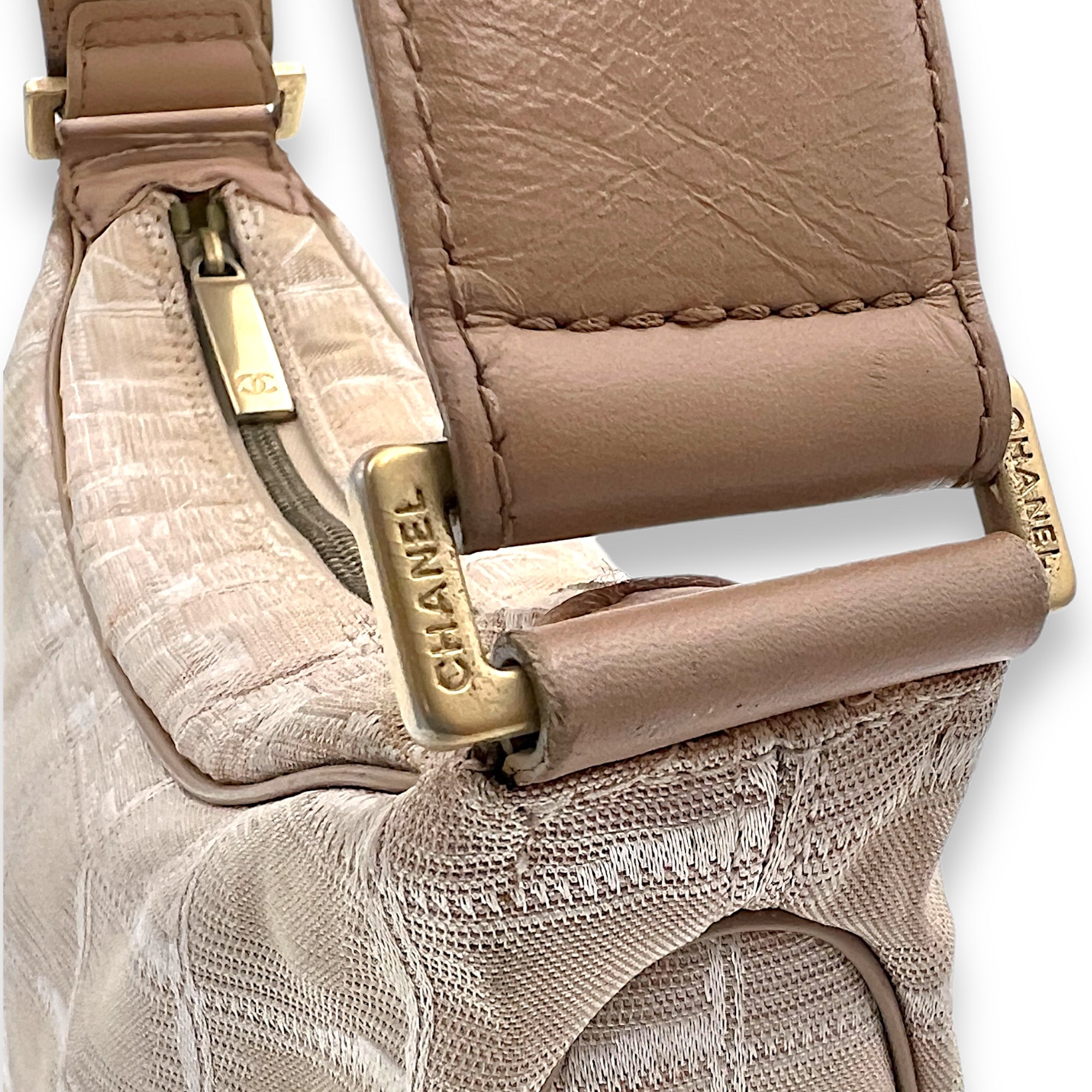 Travel Line Shoulder Bag Beige in Jacquard, Gold hardware